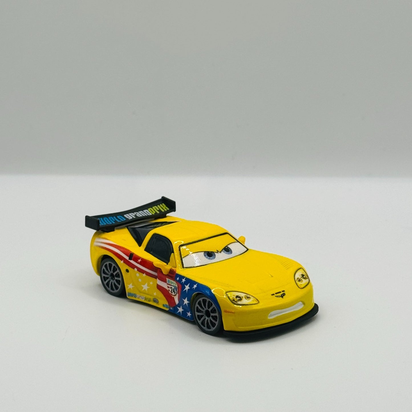 Disney Pixar Cars - JEFF GORVETTE (CORVETTE) Cars 2 2013 - 1:55 Diecast