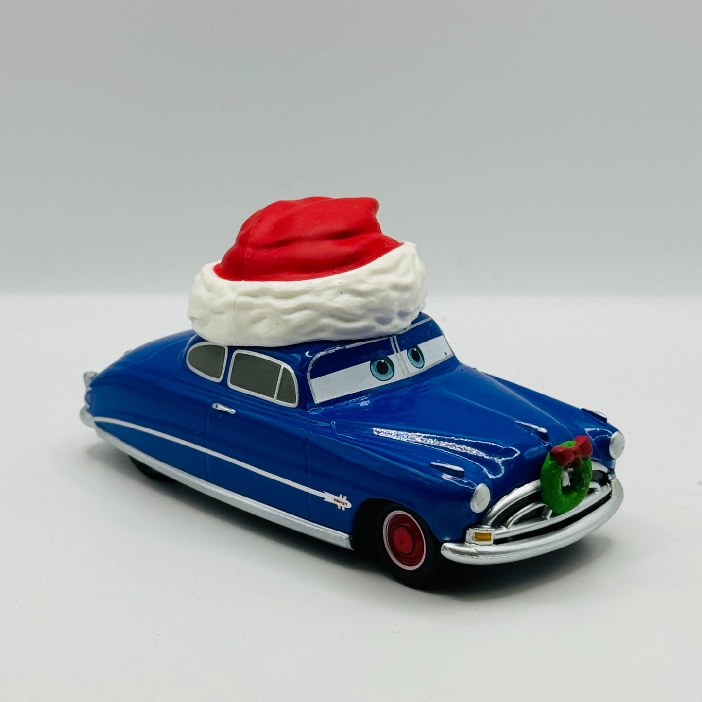 Disney Pixar Cars - DECKED OUT DOC HUDSON HOLIDAY Disney Store - 1:43 Diecast