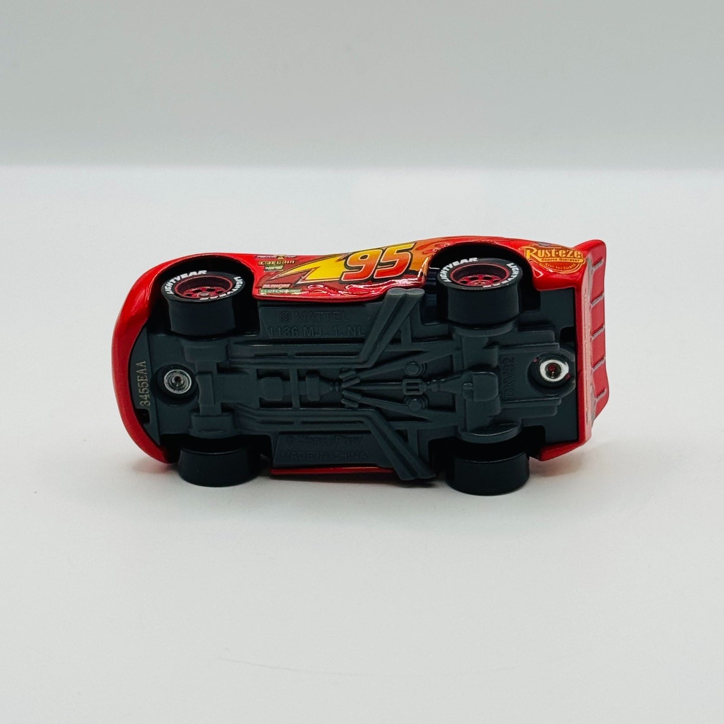 Disney Pixar Cars - CARS 3 LIGHTNING MCQUEEN 2026- 1:55 Diecast *NEW OUT OF BOX*