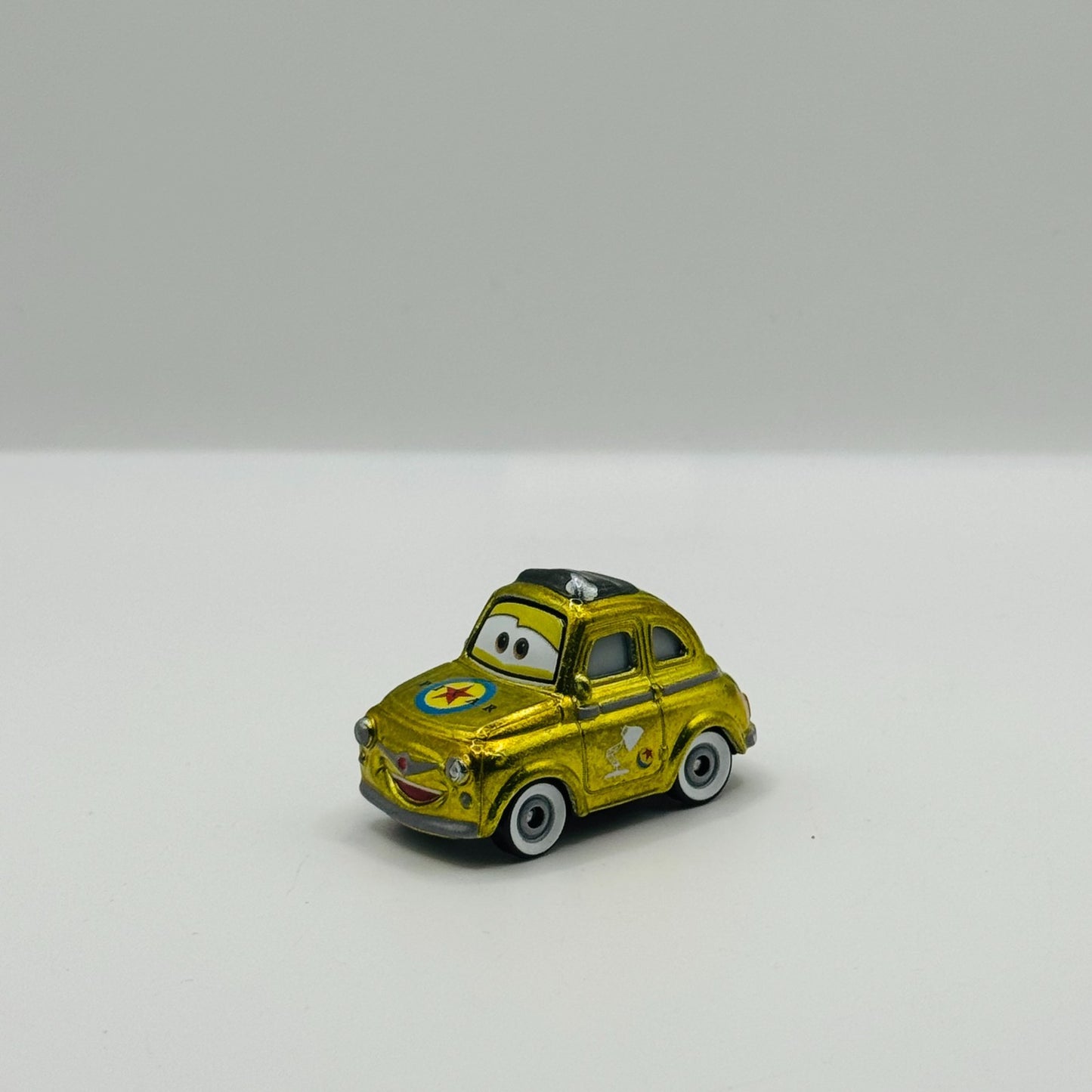 Disney Pixar Cars - LUIGI PIXAR FEST EDITION 2021 - 1:55 Diecast