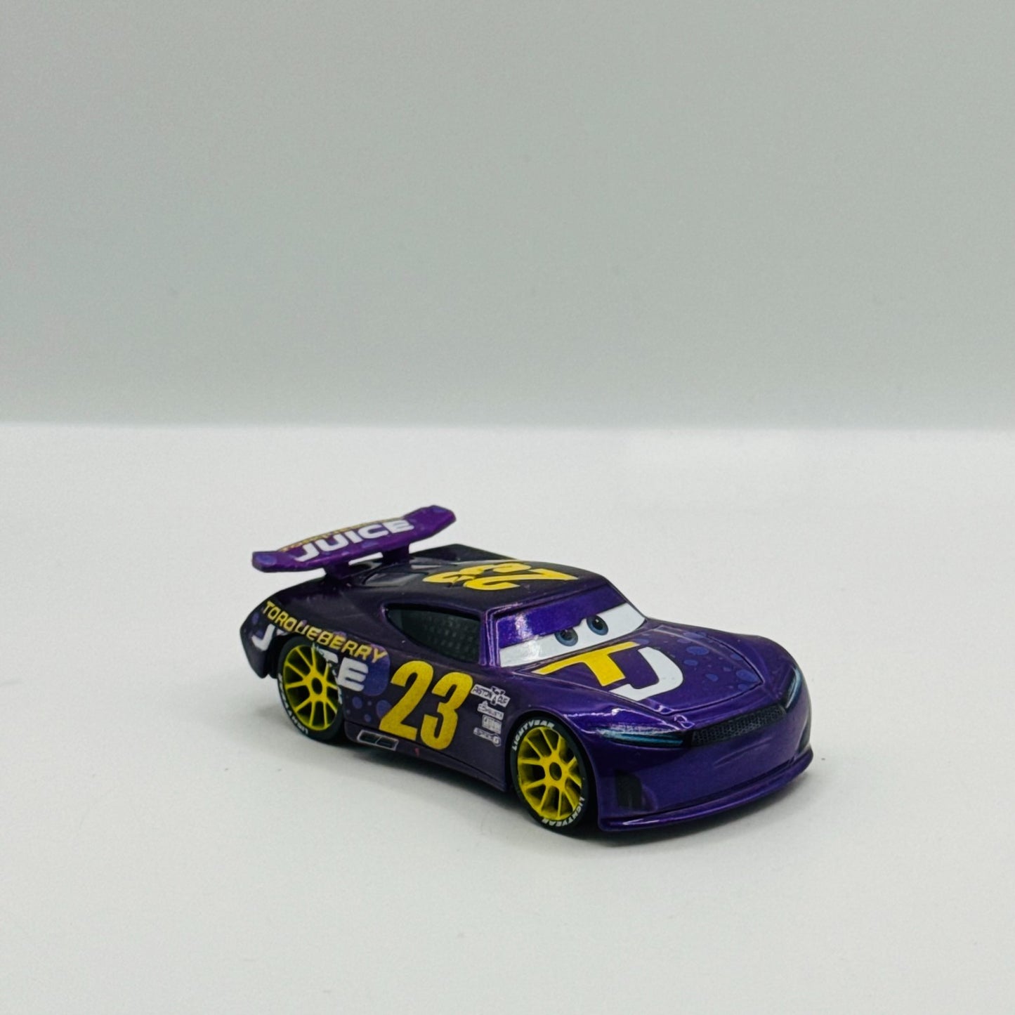 Disney Pixar Cars - NASCAR BUBBA WHEELHOUSE TORQUEBERRY JUICE 2024 -1:55 Diecast