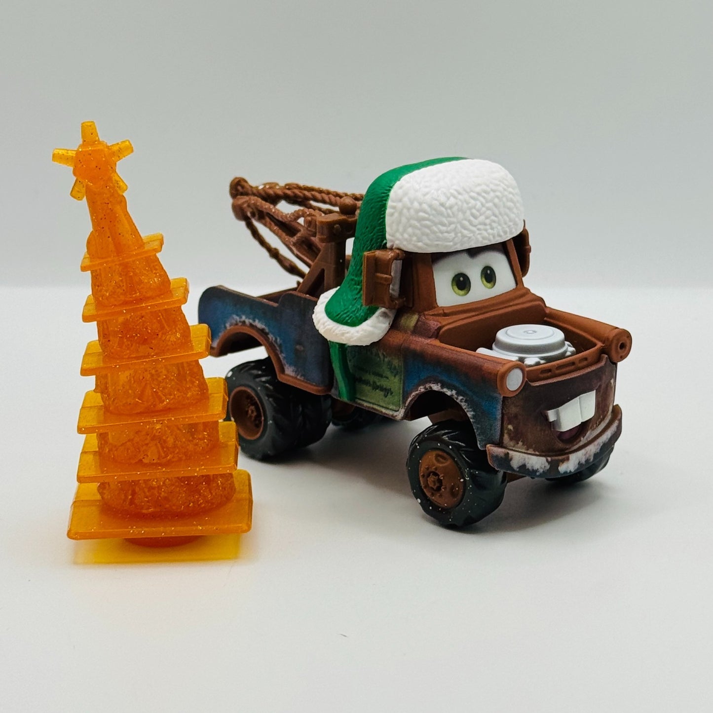 Disney Pixar Cars - WINTERTIME WHEE HOO WINTER MATER Christmas Tree 1:55 Diecast