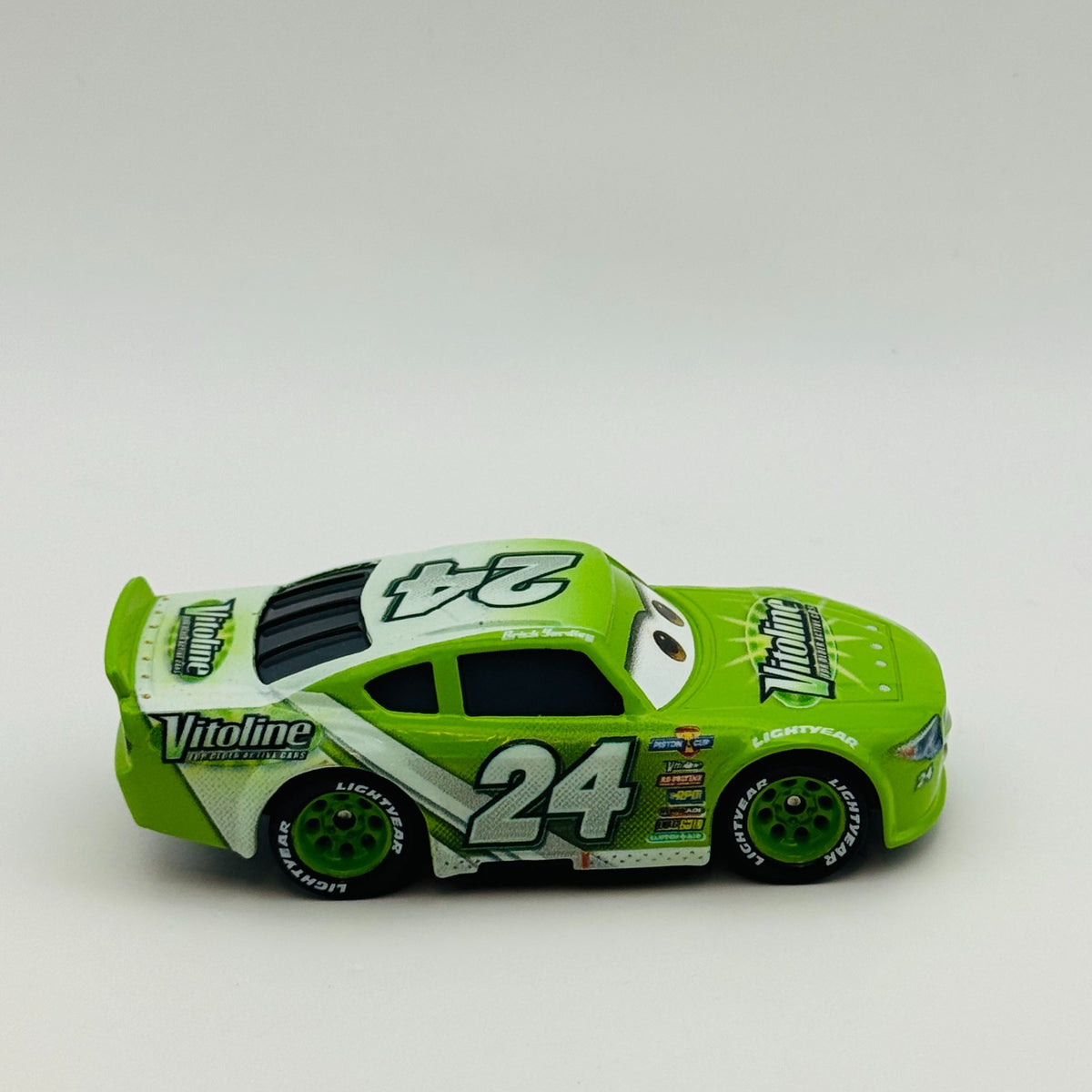 Disney Pixar Cars - BRICK YARDLEY VITOLINE 2022 - 1:55 Diecast *NEW OUT OF BOX*