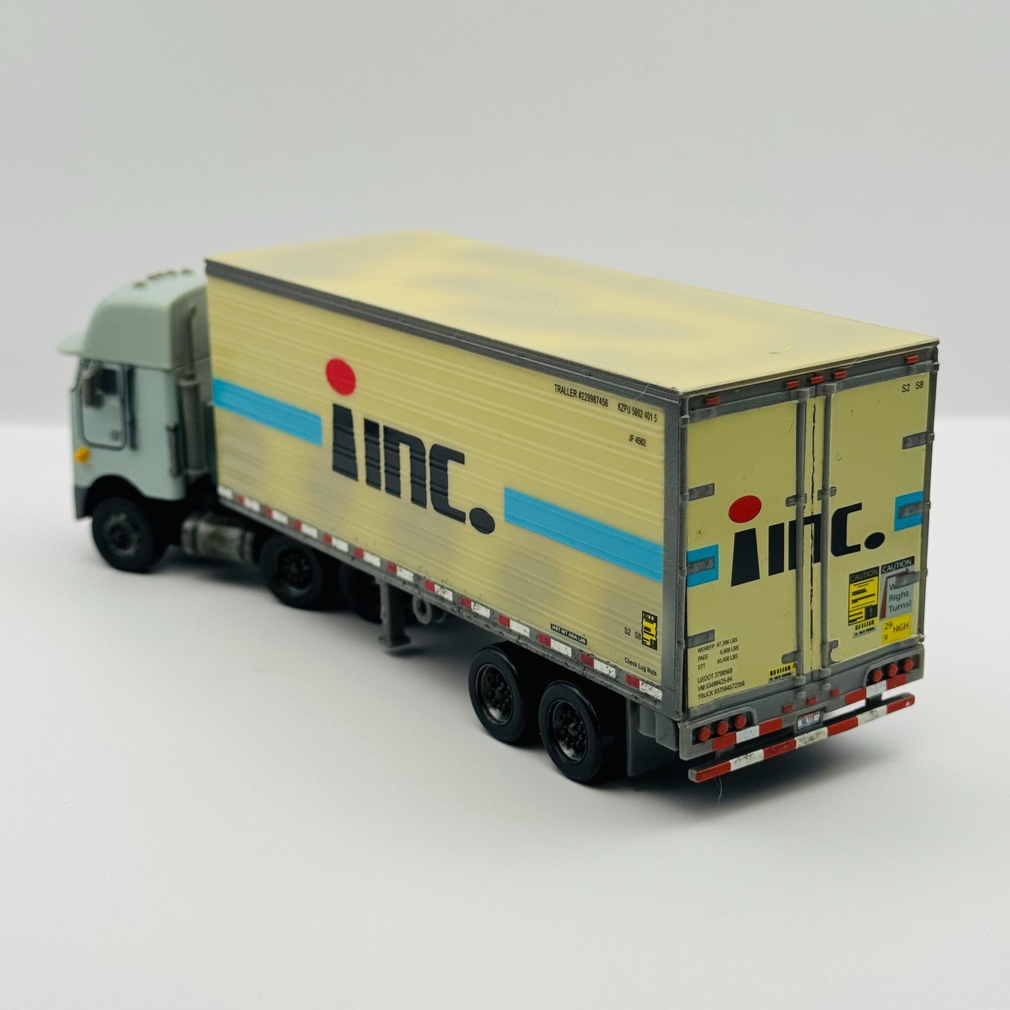 Disney Pixar Cars - CHET BOXXKARR BOXKAAR HAULER 2010 - 1:55 Diecast