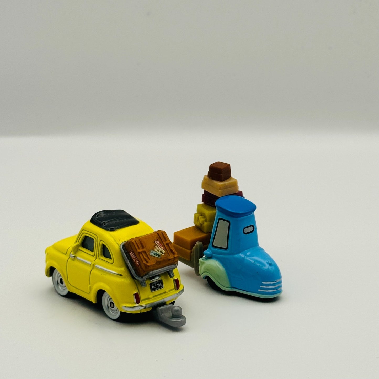 Disney Pixar Cars - ROAD TRIP LUIGI & GUIDO RD TR1P - 1:55 Diecast *SUPER RARE*