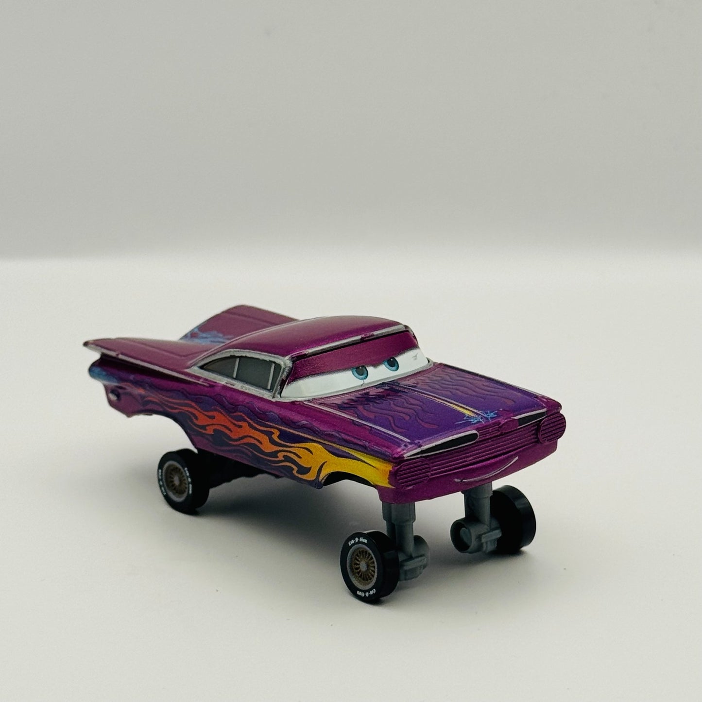 Disney Pixar Cars - PURPLE HYDRAULIC RAMONE METALLIC 2021 - 1:55 Diecast