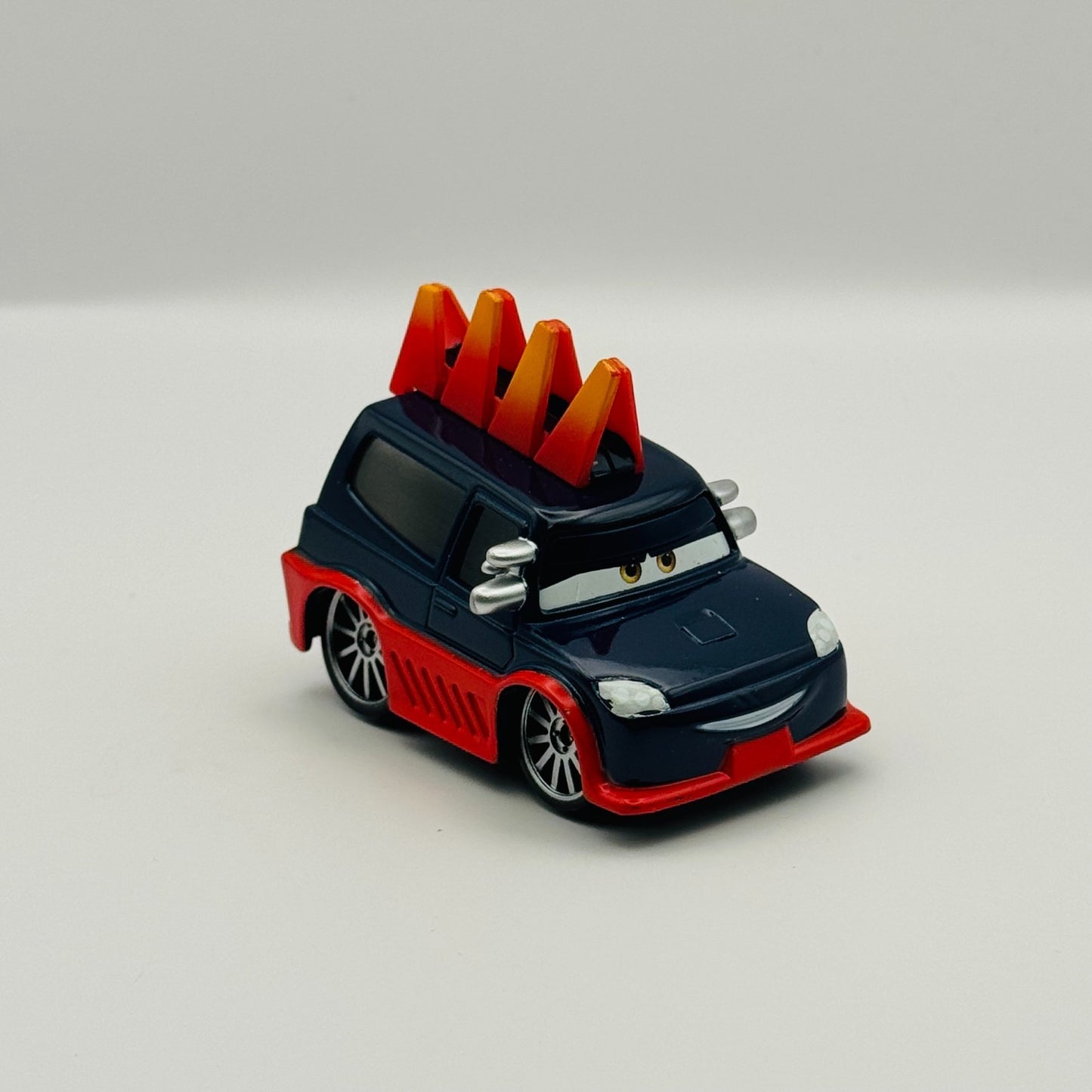 Disney Pixar Cars Toon - YOKOZA Tokyo Mater - 1:55 Diecast