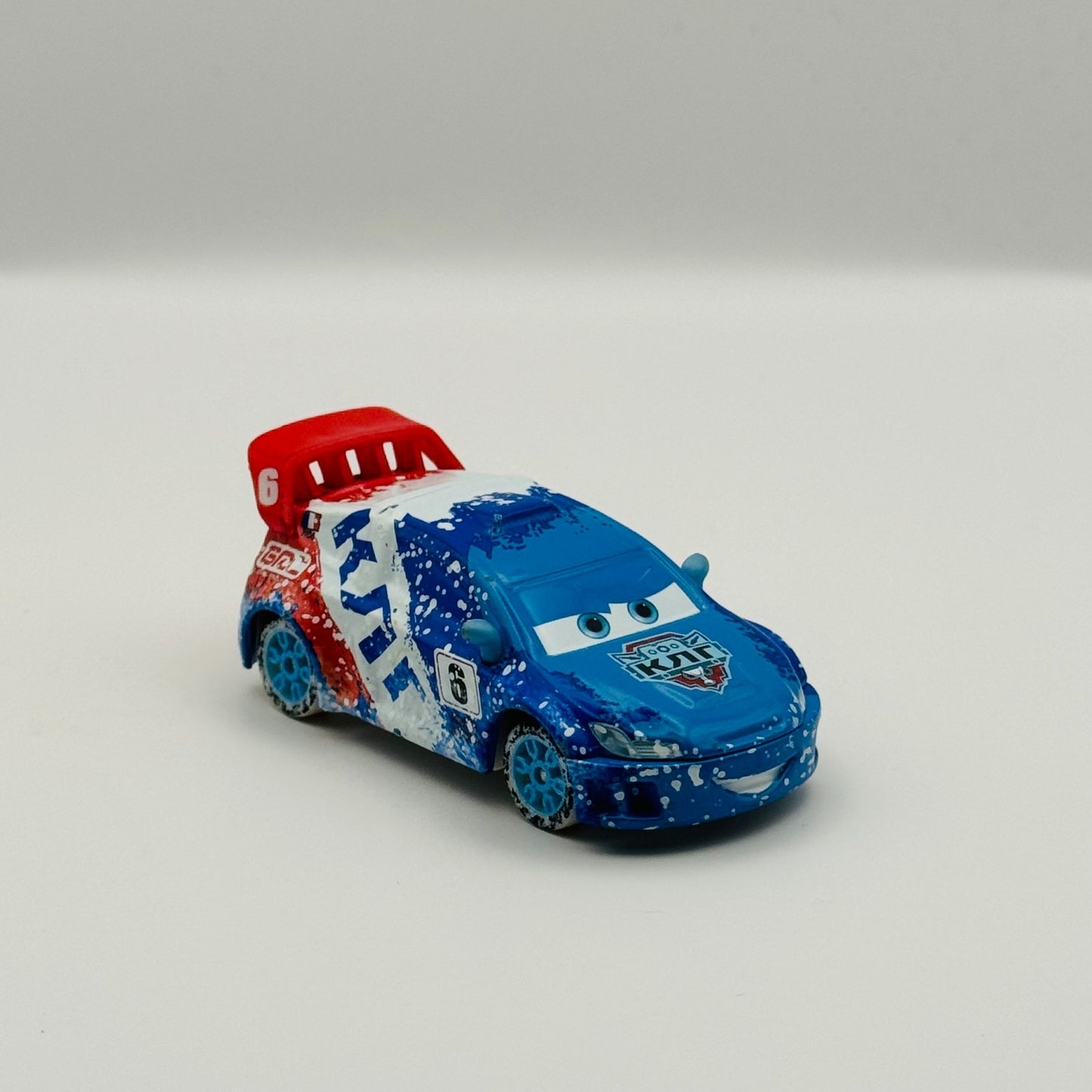Disney Pixar Cars - ICE RACERS RAOUL CAROULE WGP TROC 2015 - 1:55 Diecast