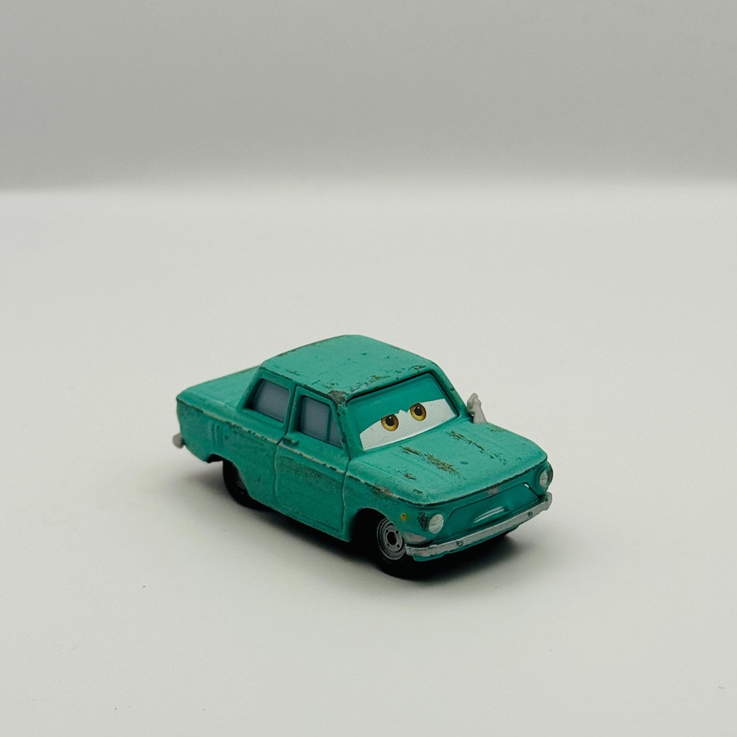 Disney Pixar Cars - PETROV TRUNKOV lemons Cars 2 2011 - 1:55 Diecast