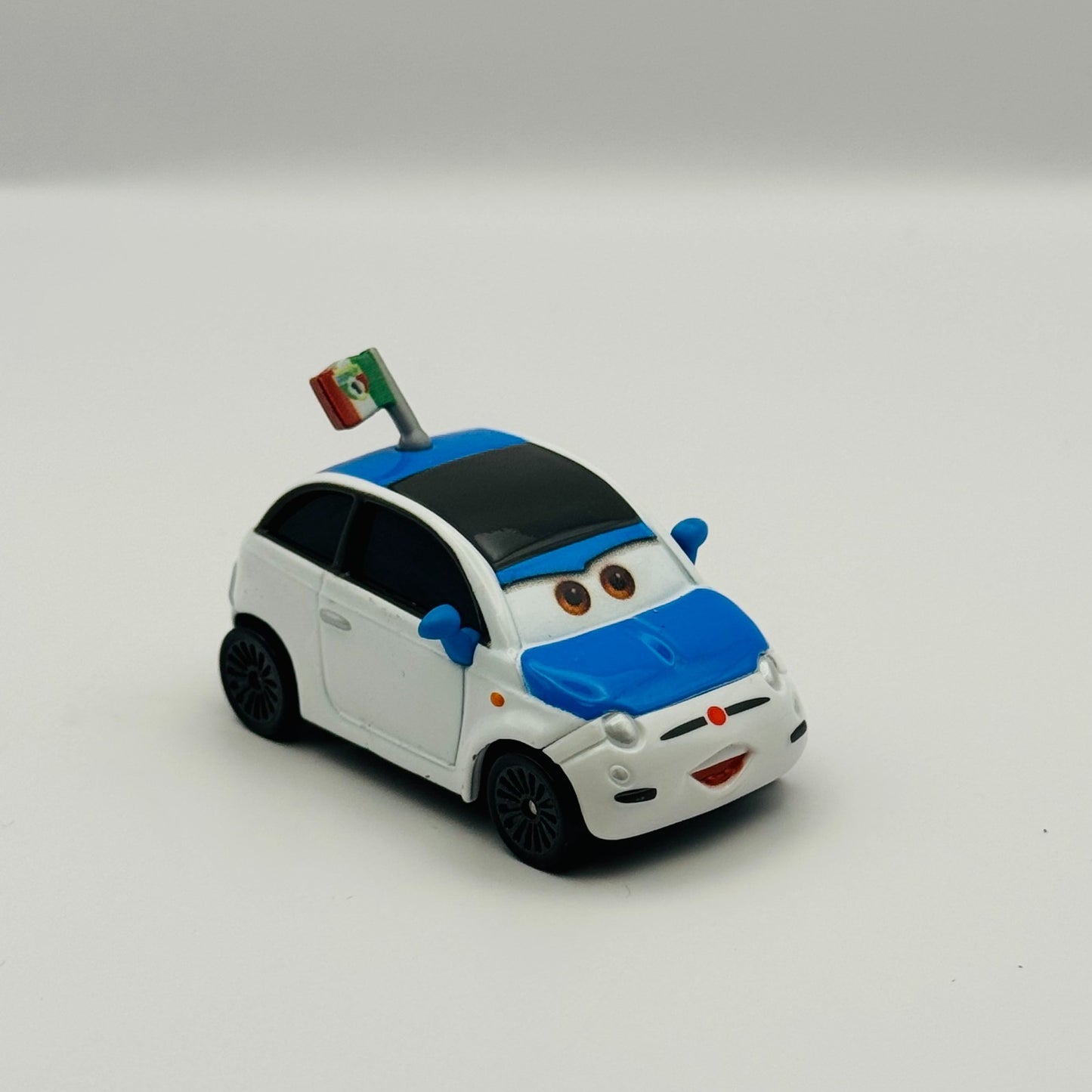 Disney Pixar Cars - FRANK CLUTCHENSON *VIETNAM* Cars 2 Race Fan - 1:55 Diecast