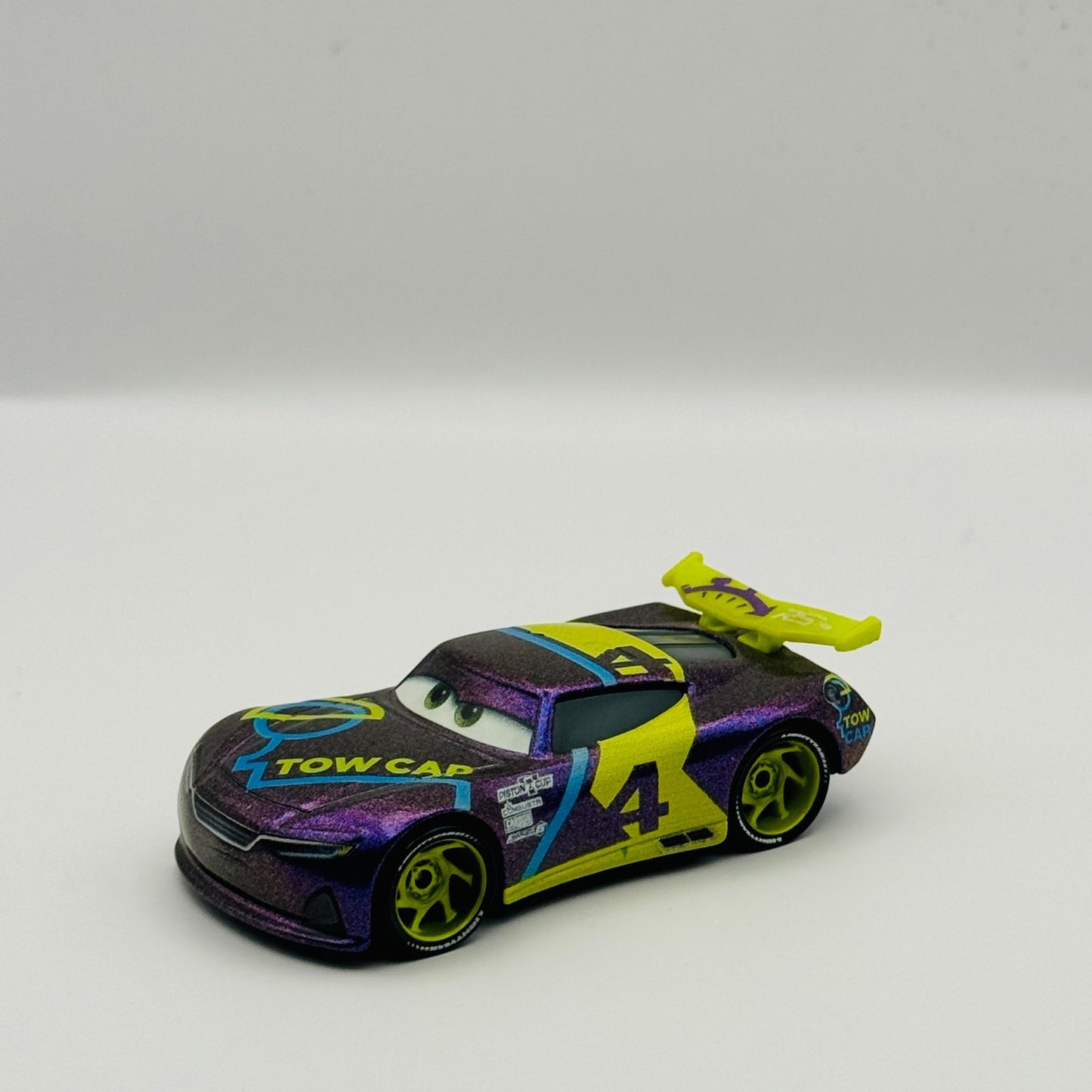 Disney Pixar Cars - RS 24H ENDURANCE RACE J.D. McPILLAR - 1:55 Diecast