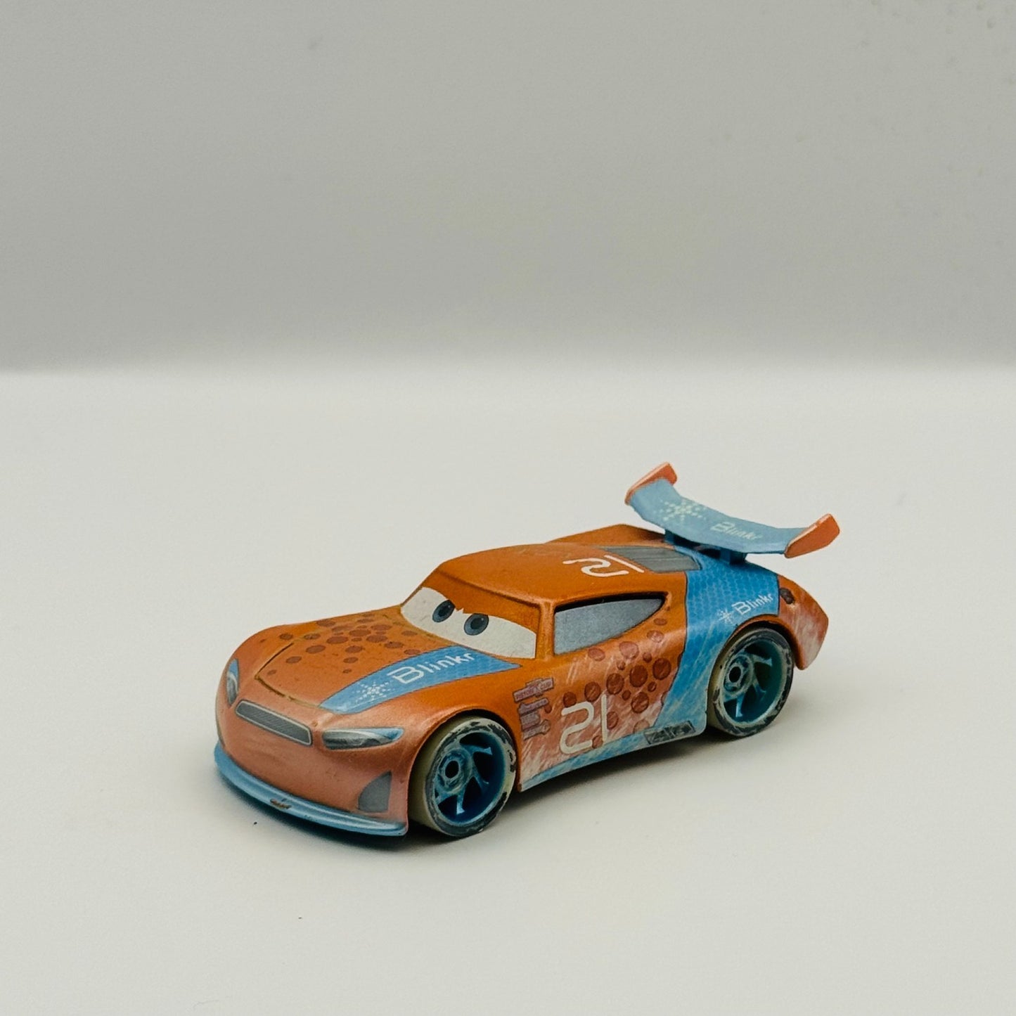 Disney Pixar Cars - FIREBALL BEACH RACERS RYAN INSIDE LANEY - 1:55 Diecast