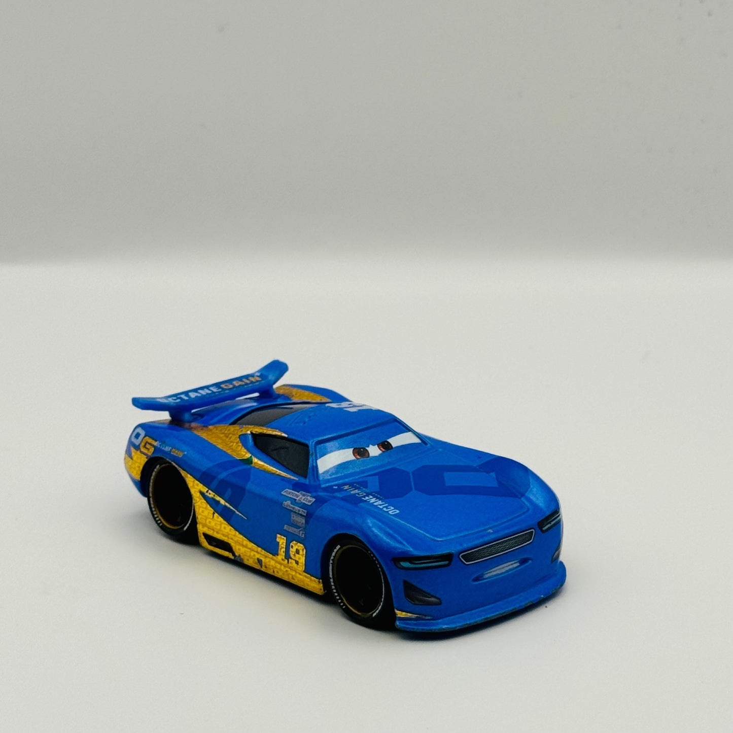 Disney Pixar Cars - DANNY SWERVEZ OCTANE GAIN Next Gen 2017 - 1:55 Diecast