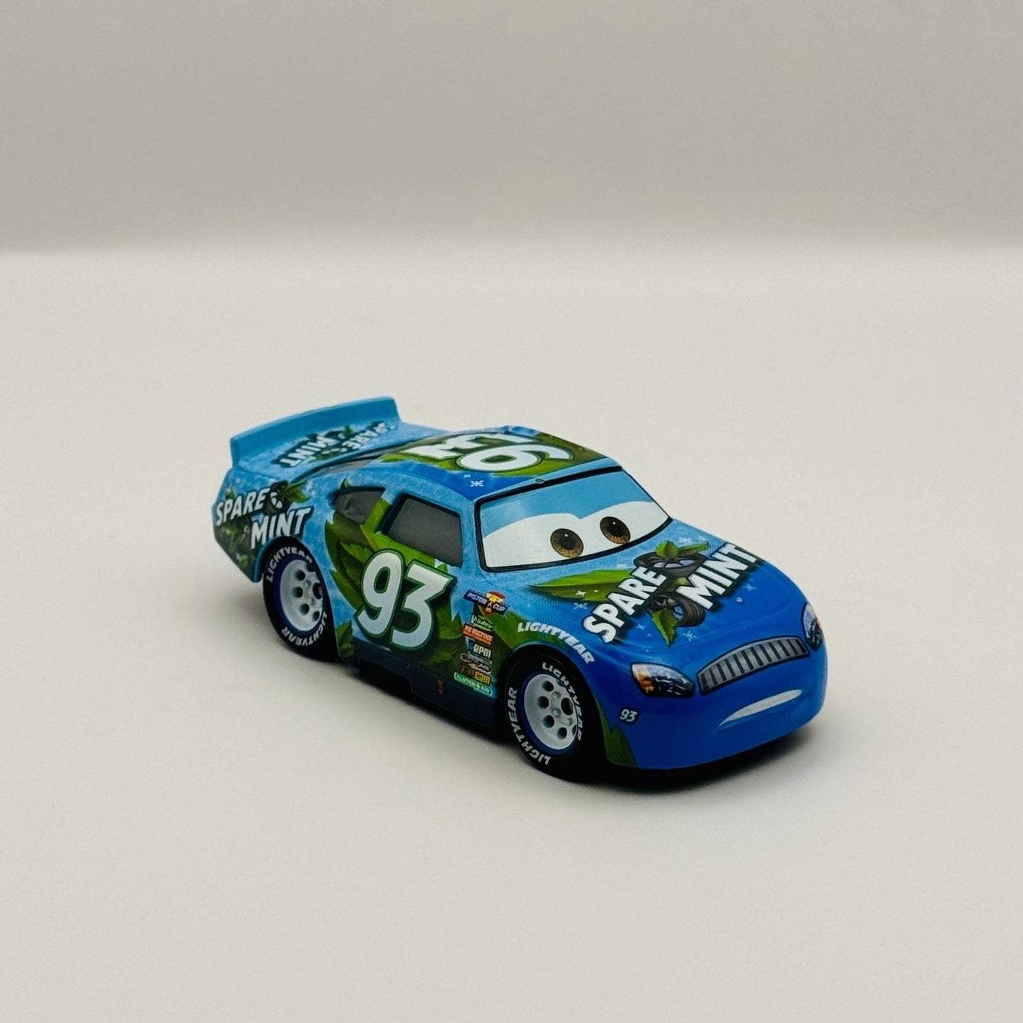 Disney Pixar Cars - CARS 3 ERNIE GEARSON SPARE O MINT Veteran Racer 1:55 Diecast