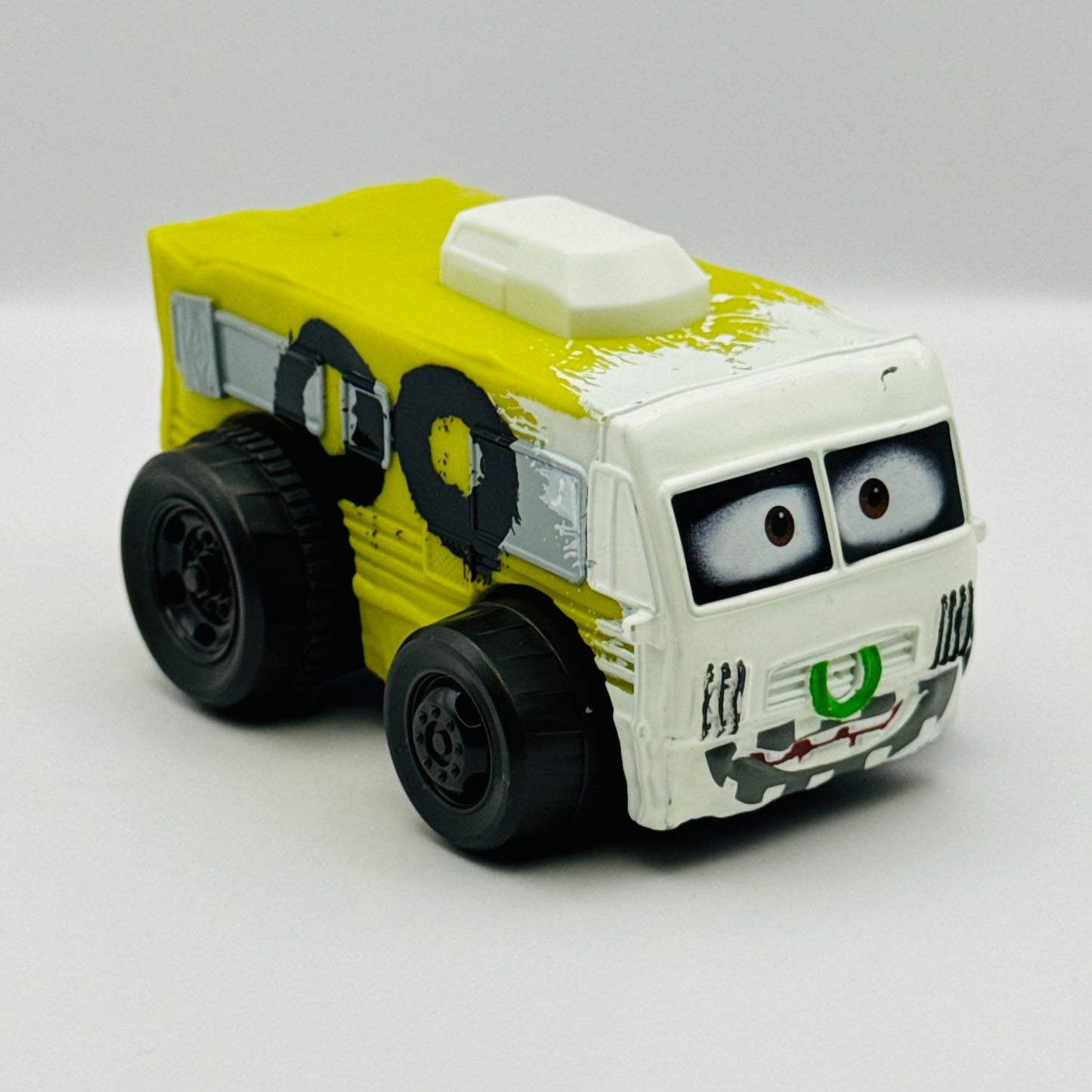 Disney Pixar Cars - SPLASH RACERS ARVY MOTORHOME Water Toy - 1:55 Scale