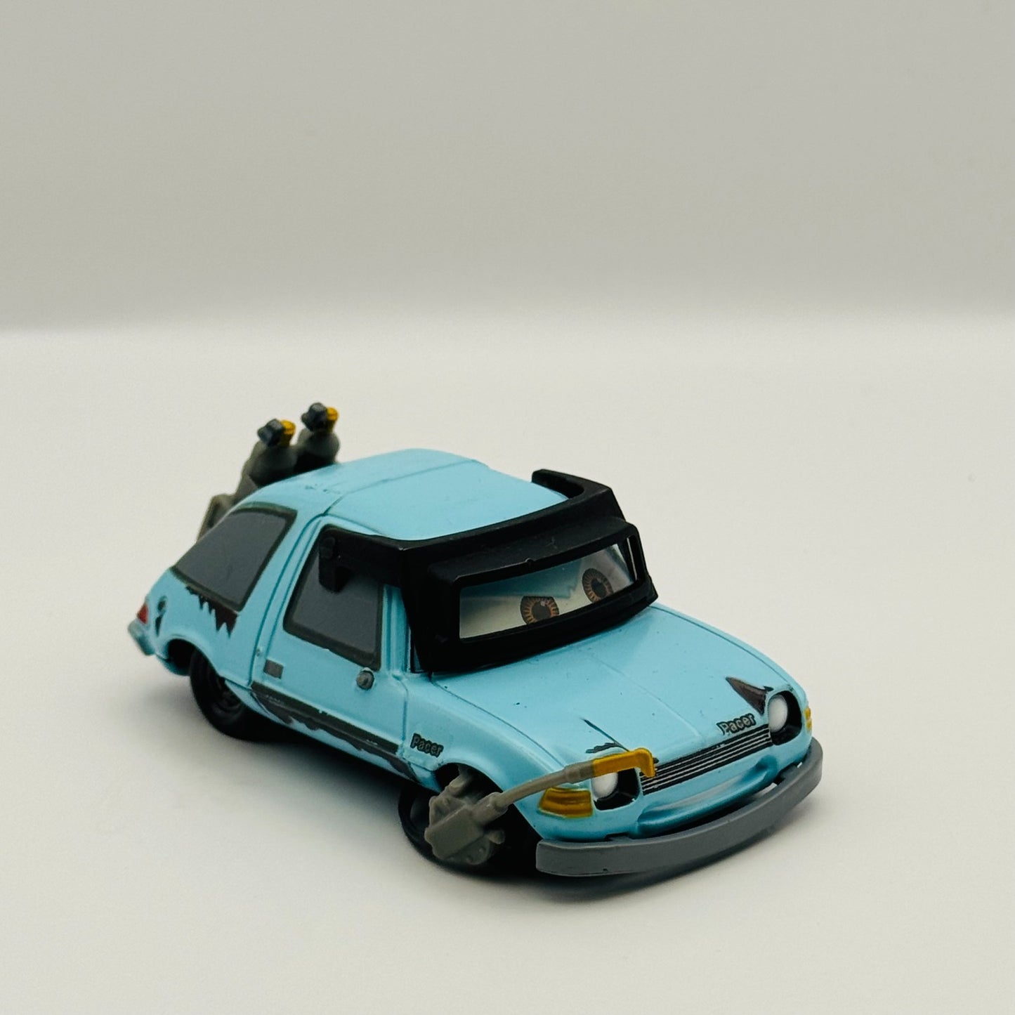 Disney Pixar Cars - PETEY PACER WITH TORCH Disney Store - 1:43 Diecast