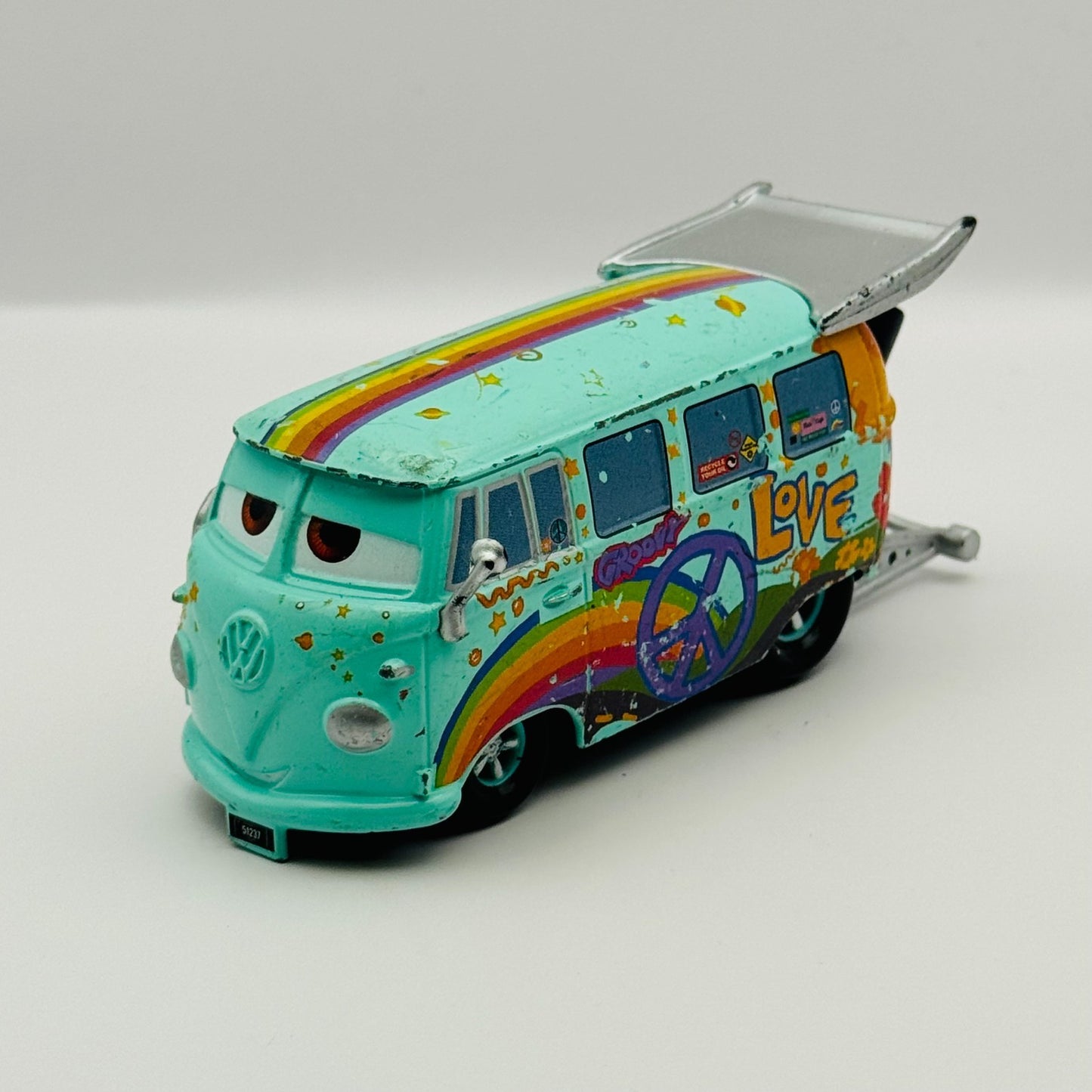 Disney Pixar Cars - DELUXE HOT ROD HOT RODIN' FILLMORE Disney Store 1:43 Diecast