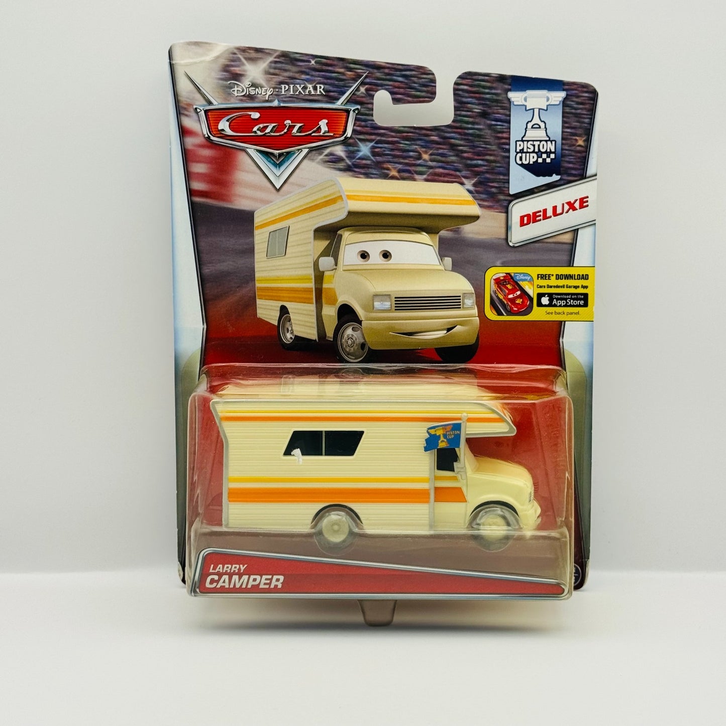 Disney Pixar Cars - LARRY CAMPER Piston Cup Deluxe 2015 - 1:55 Diecast