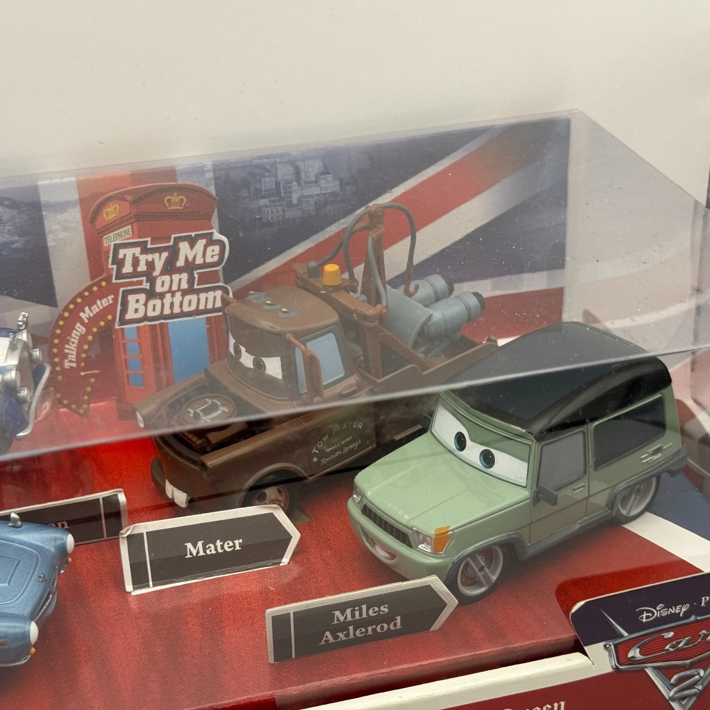 Disney Pixar Cars - SAVE THE QUEEN TALKING MATER FINN Disney Store -1:43 Diecast