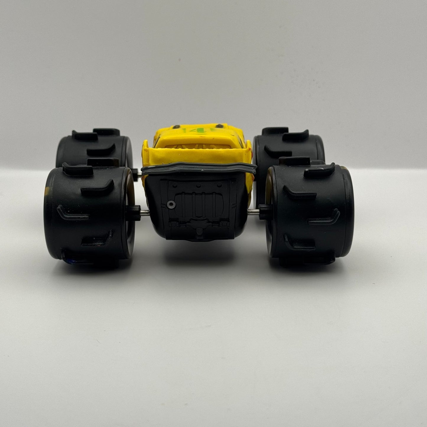 Disney Pixar Cars - TACO THUNDER HOLLOW ALL-TERRAIN VEHICLE *BROKE STRING* 1:43