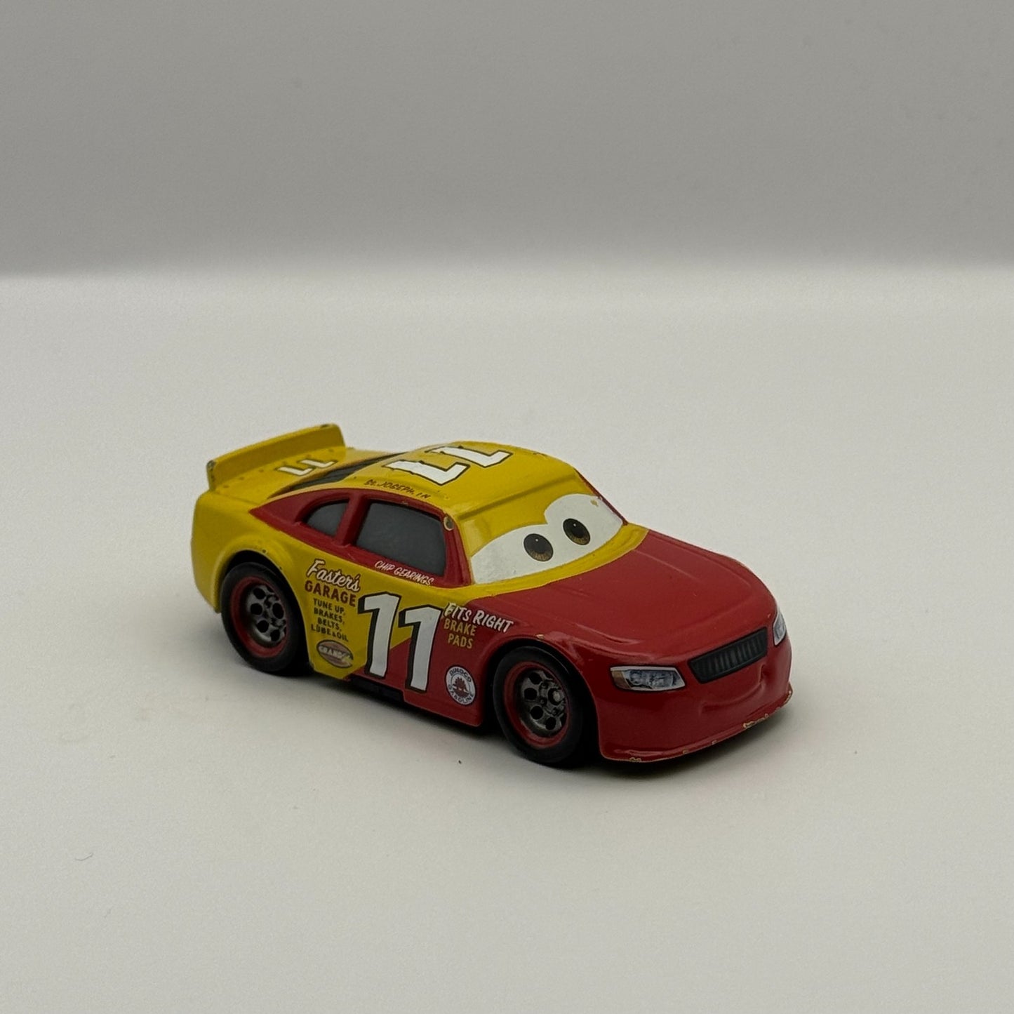 Disney Pixar Cars - THOMASVILLE TRIBUTE CHIP GEARINGS - 1:55 Diecast