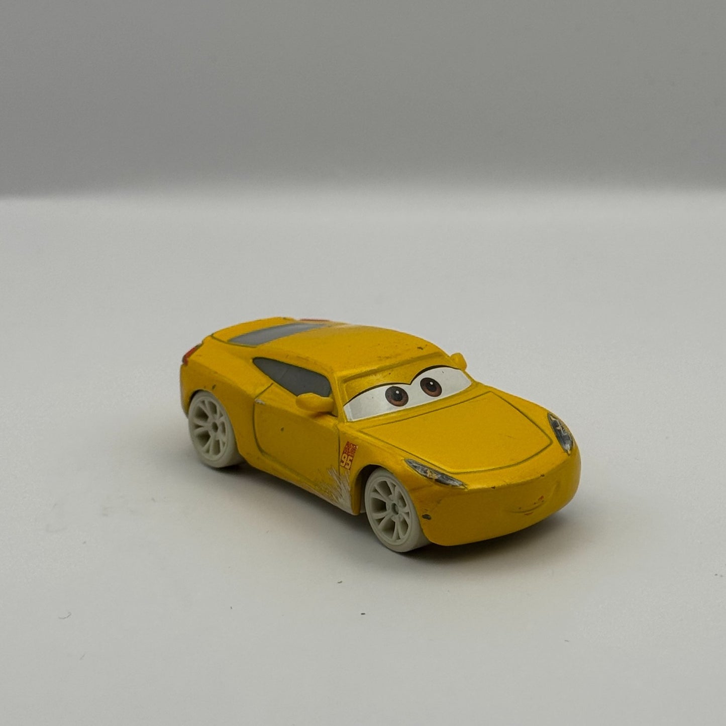 Disney Pixar Cars - FIREBALL BEACH TRAINING SANDY CRUZ RAMIREZ - 1:55 Diecast