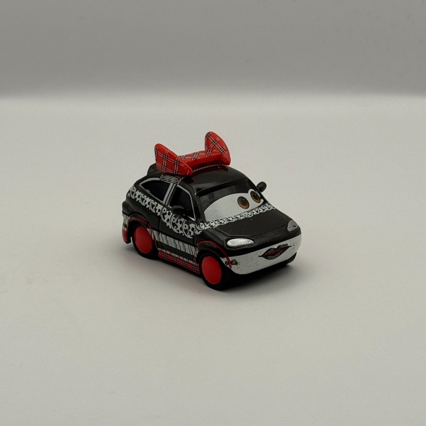 Disney Pixar Cars - CHISAKI Tuners 2013 - 1:55 Diecast
