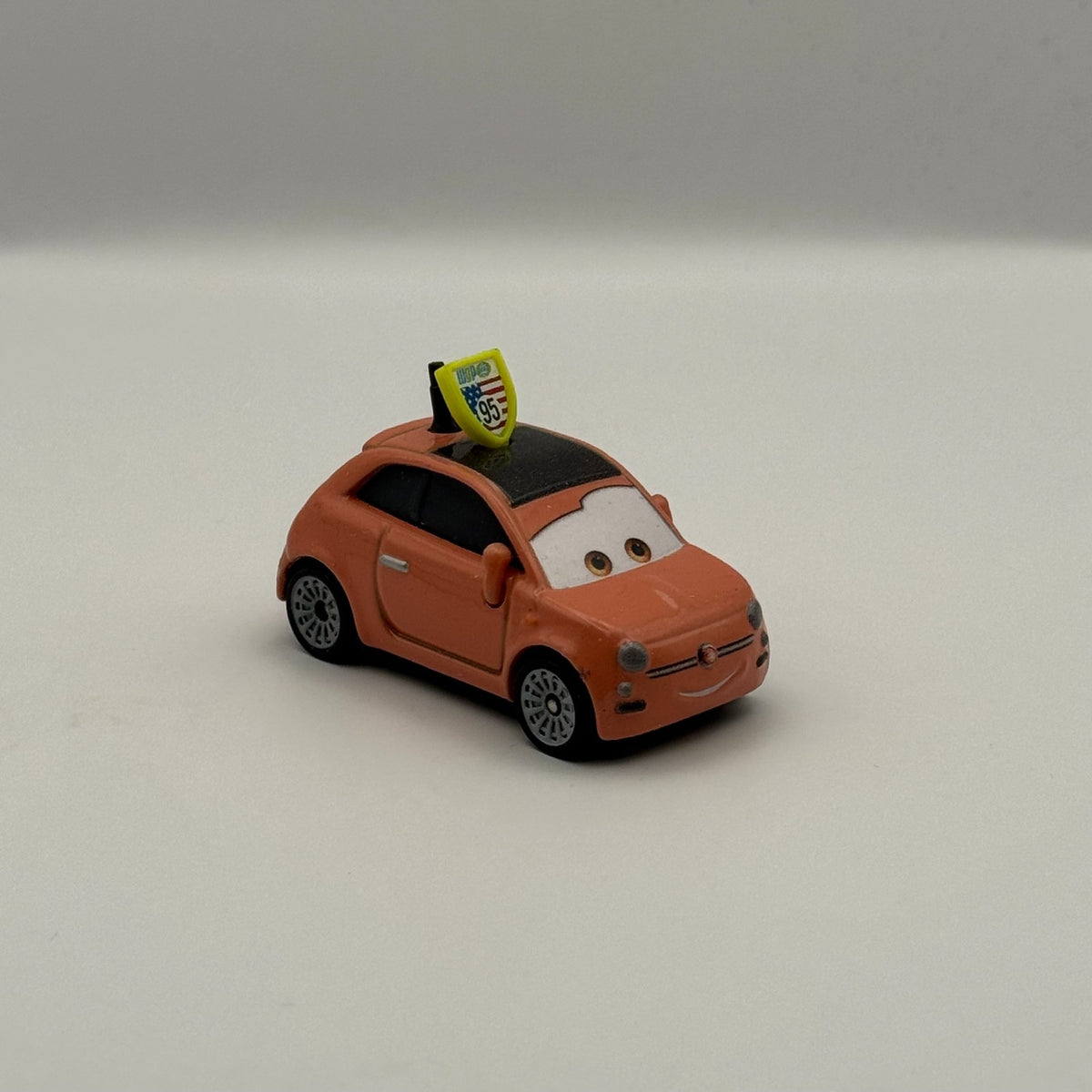 Disney Pixar Cars - CARTNEY CARSPER Race Fans 2021 - 1:55 Diecast