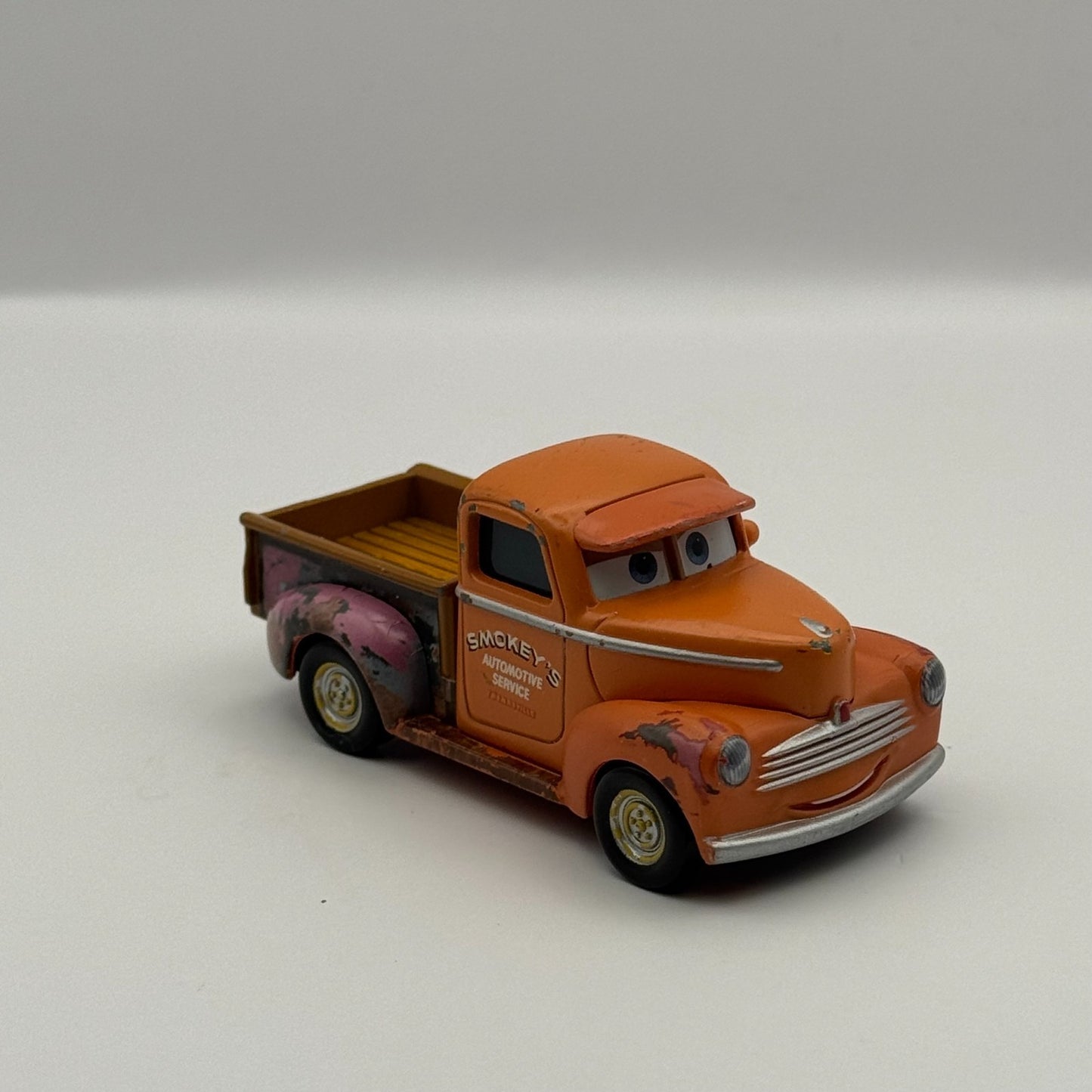 Disney Pixar Cars - SMOKEY (Short Bed) Thomasville - 1:55 Diecast