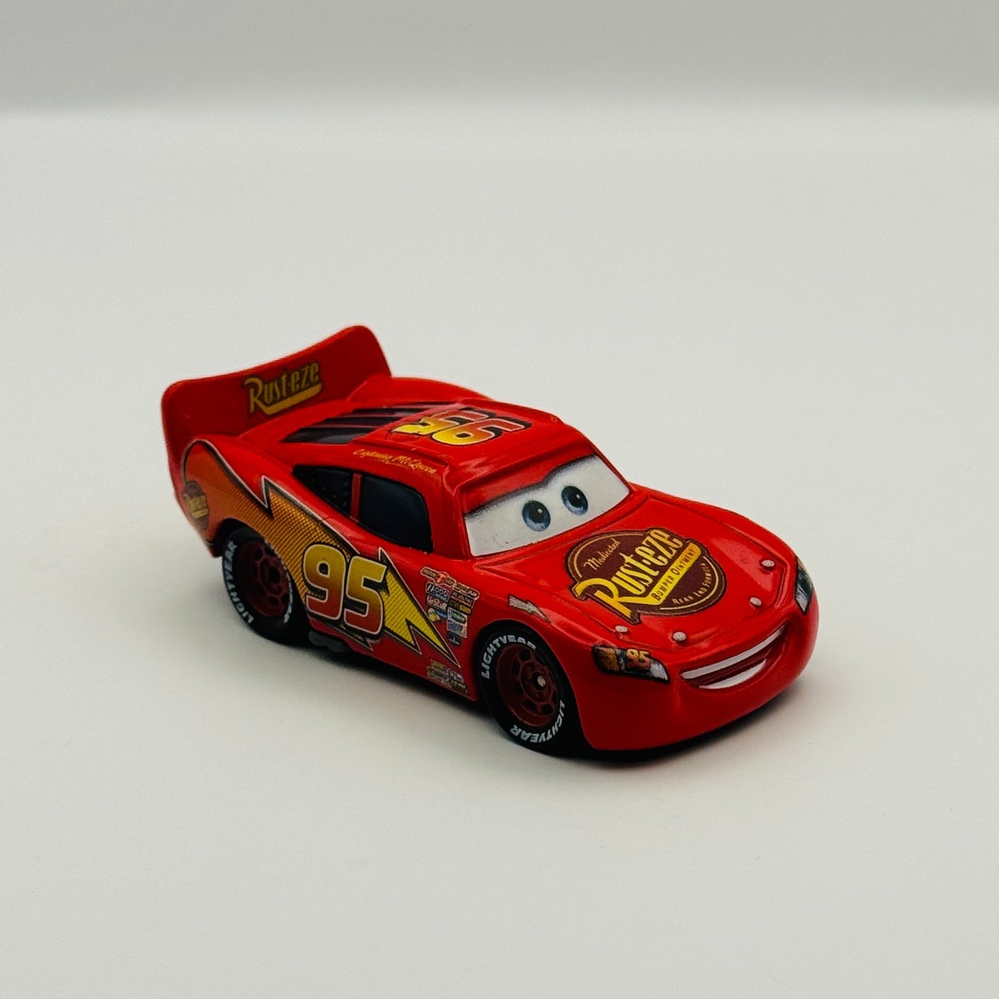 Disney Pixar Cars - CARS 1 RUSTEZE LIGHTNING MCQUEEN - 1:55 Diecast