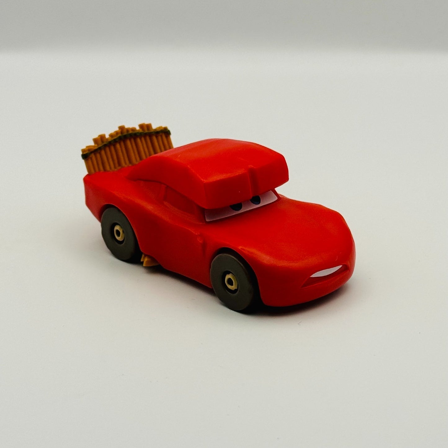 Disney Pixar Cars - CAVE LIGHTNING MCQUEEN DINO PARK On The Road - 1:55 Scale