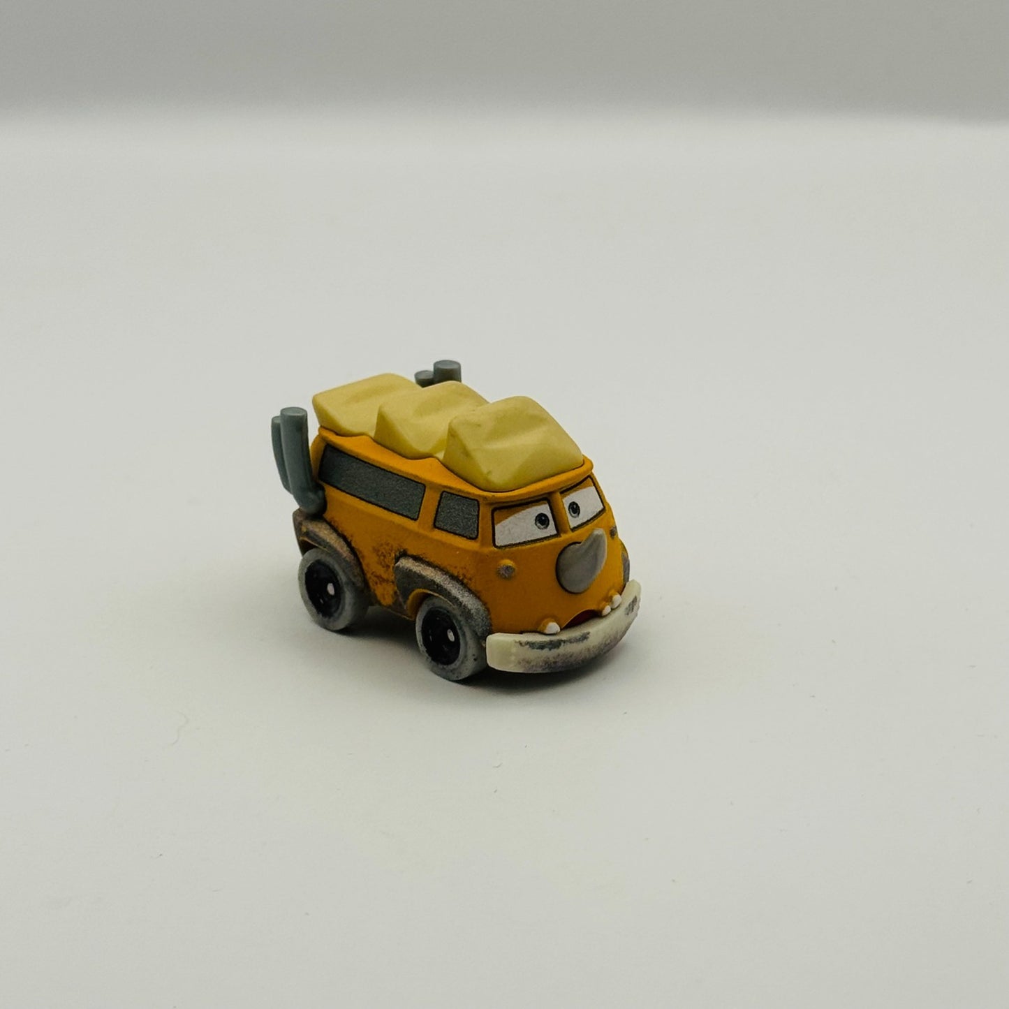 Disney Pixar Cars - Mini Racers WESTFALANAPUS #8 DINO EGG On The Road - Diecast