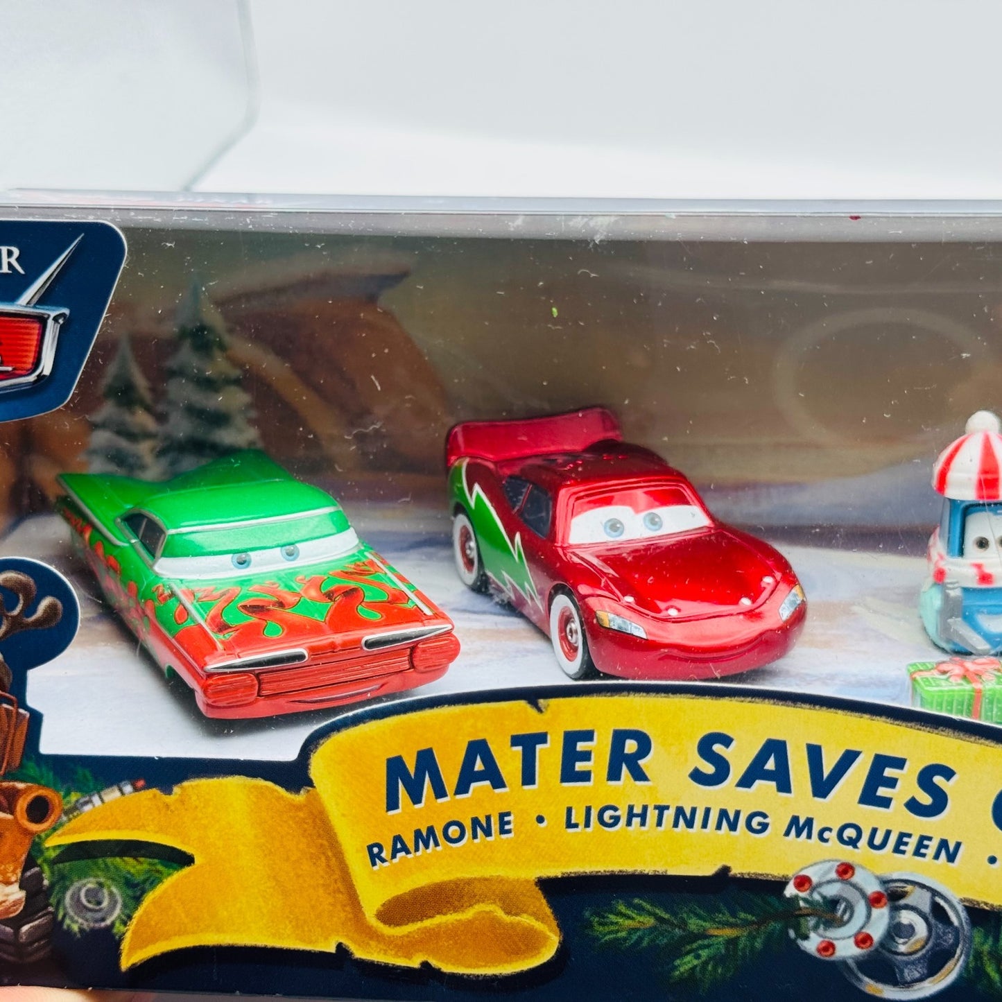 Disney Pixar Cars - MATER SAVES CHRISTMAS 5-PK FILLMORE LUIGI GUIDO 1:55 Diecast