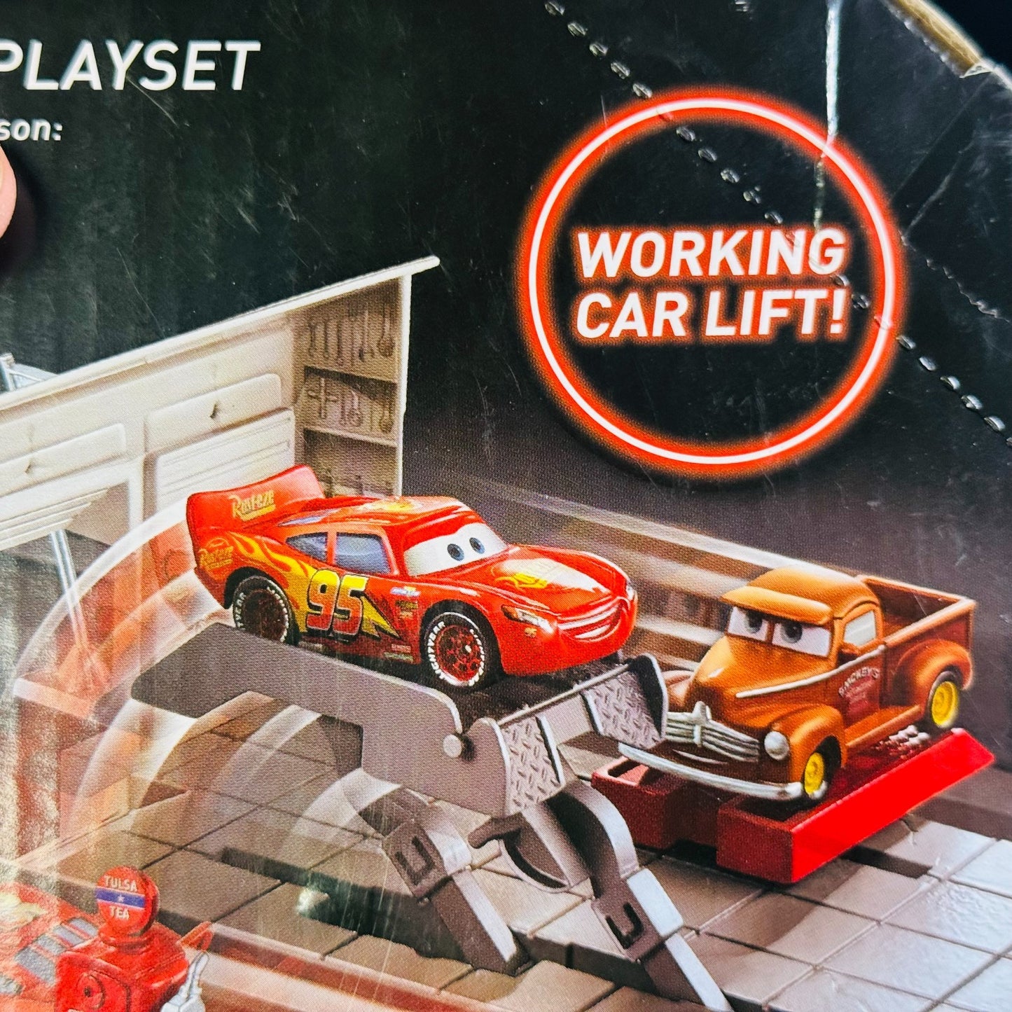 Disney Pixar Cars - SMOKEY'S SERVICE STOP THOMASVILLE PLAYSET Cars 3 1:55 Scale