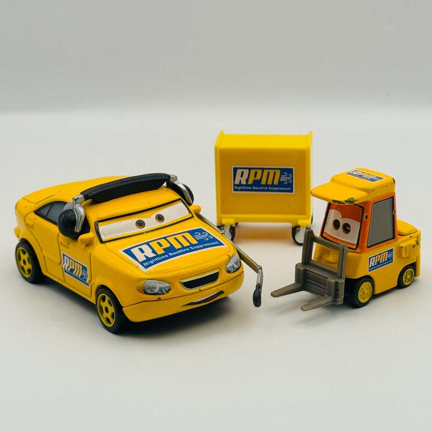 Disney Pixar Cars - CREW CHIEF RPM & PETROL PULASKI RPM PITTY 2015- 1:55 Diecast