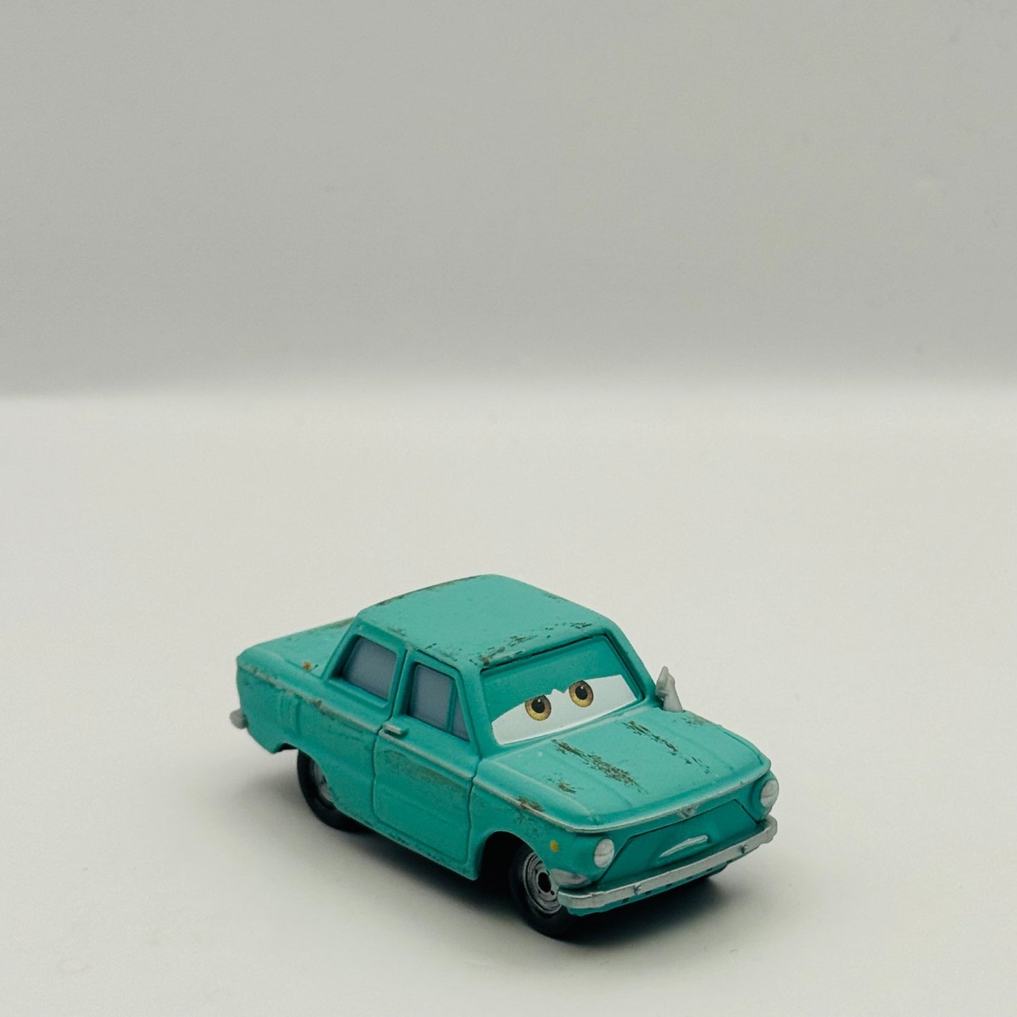 Disney Pixar Cars - PETROV TRUNKOV Cars 2 2011 - 1:55 Diecast