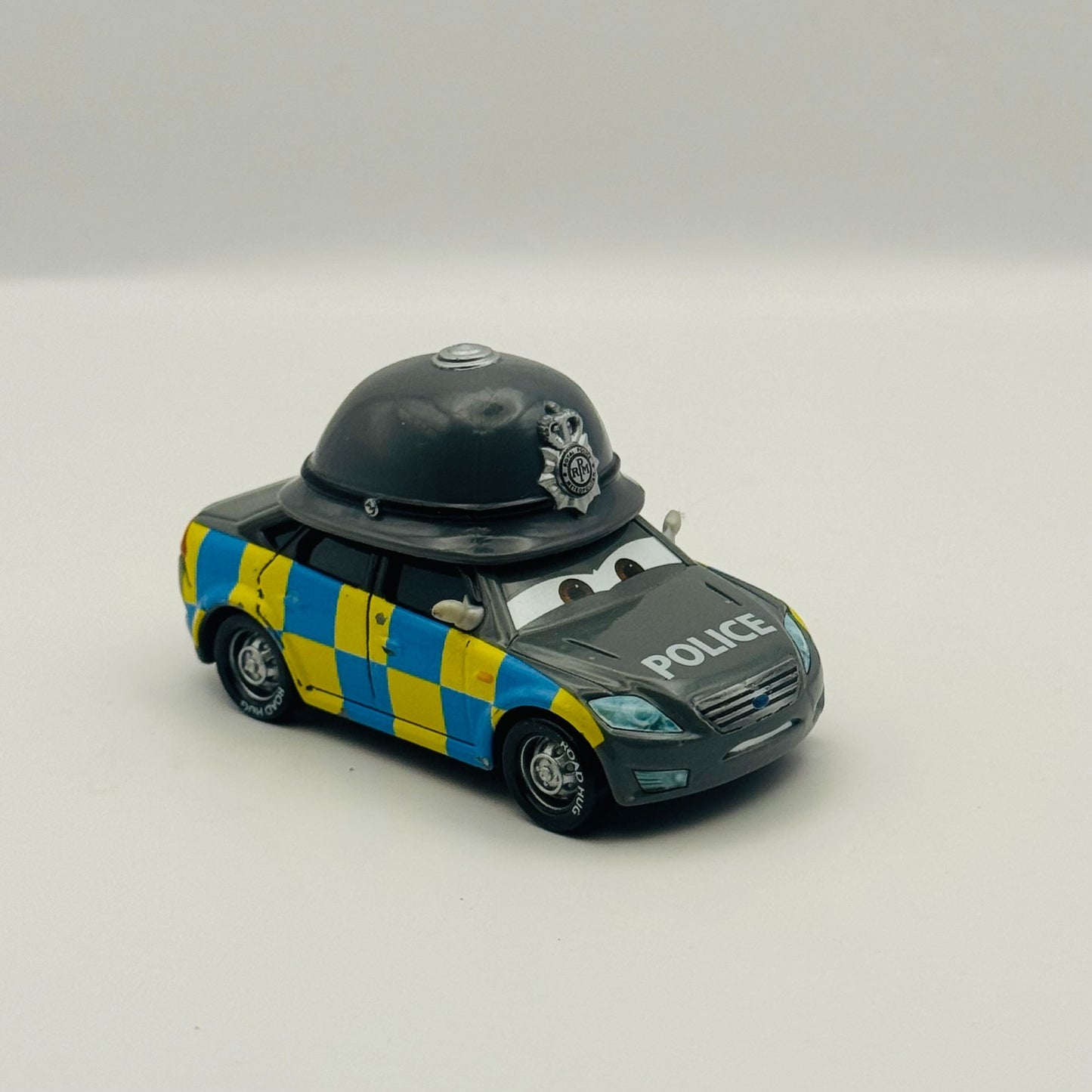 Disney Pixar Cars - SIREN CARBARINI Palace Chaos 2015 - 1:55 Diecast