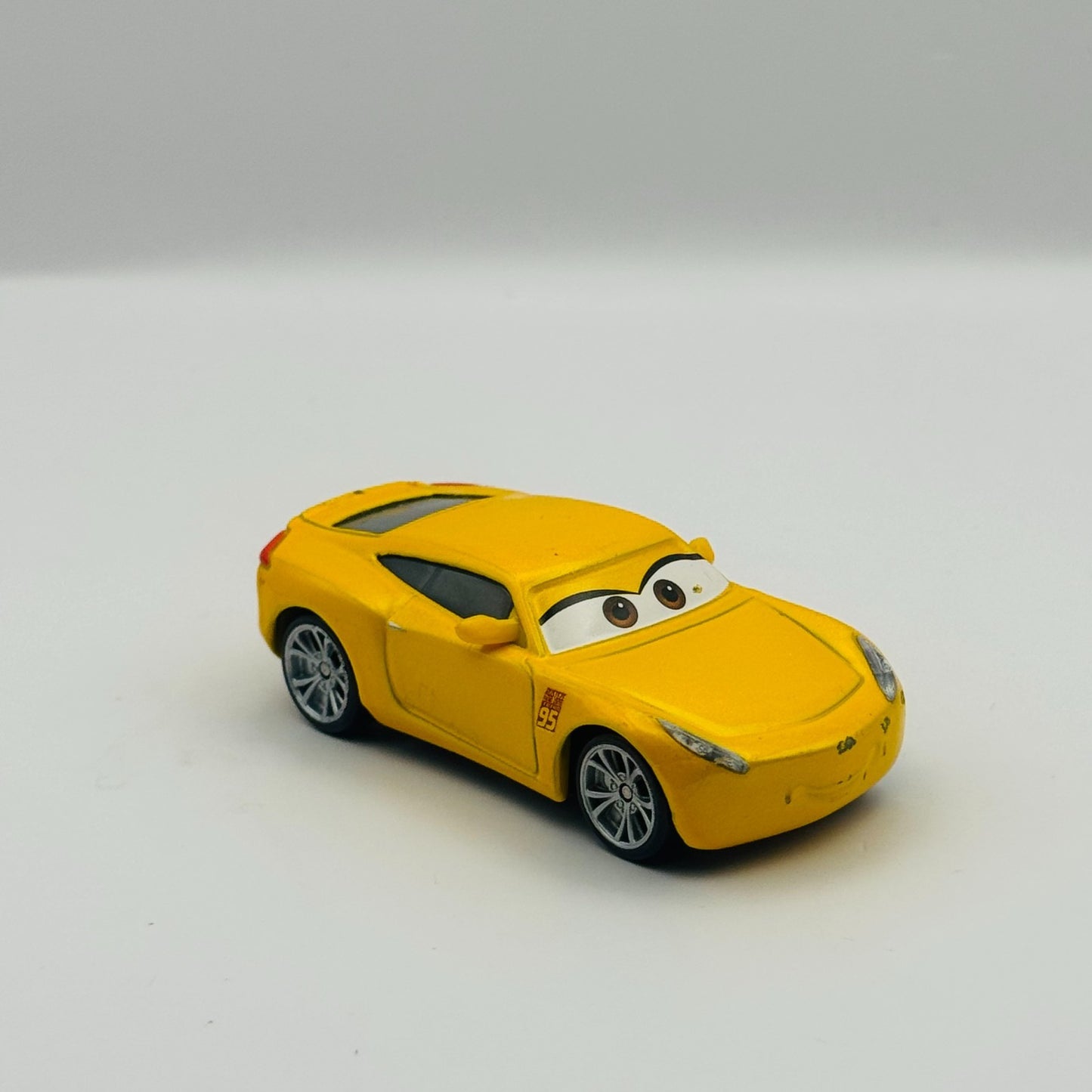 Disney Pixar Cars - RRC CRUZ RAMIREZ TRAINER Cars 3 2017 - 1:55 Diecast