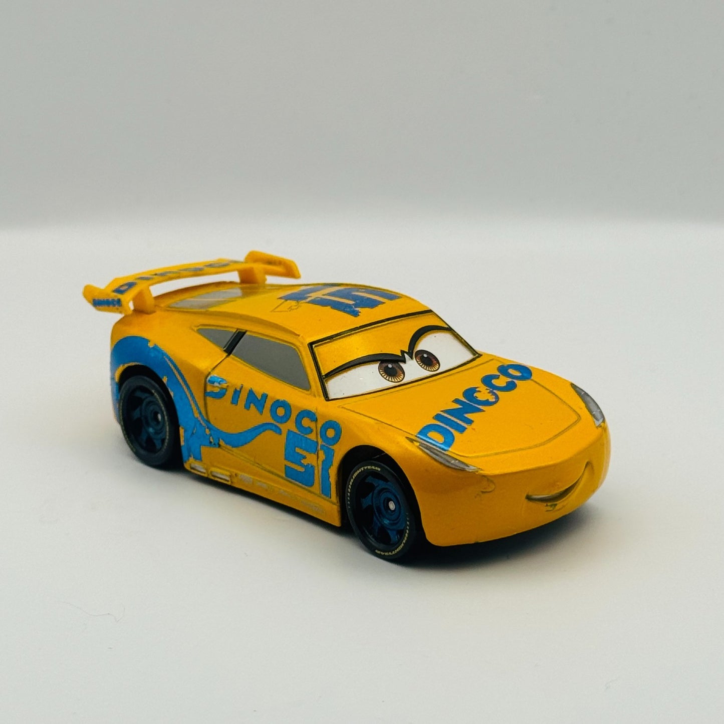 Disney Pixar Cars - DINOCO CRUZ RAMIREZ Disney Store - 1:43 Diecast
