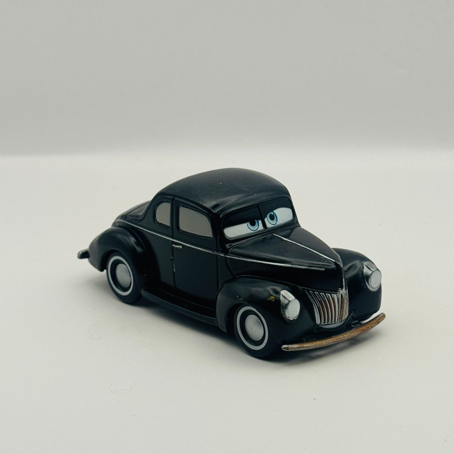 Disney Pixar Cars - JUNIOR MOON Thomasville Disney Store - 1:43 Diecast