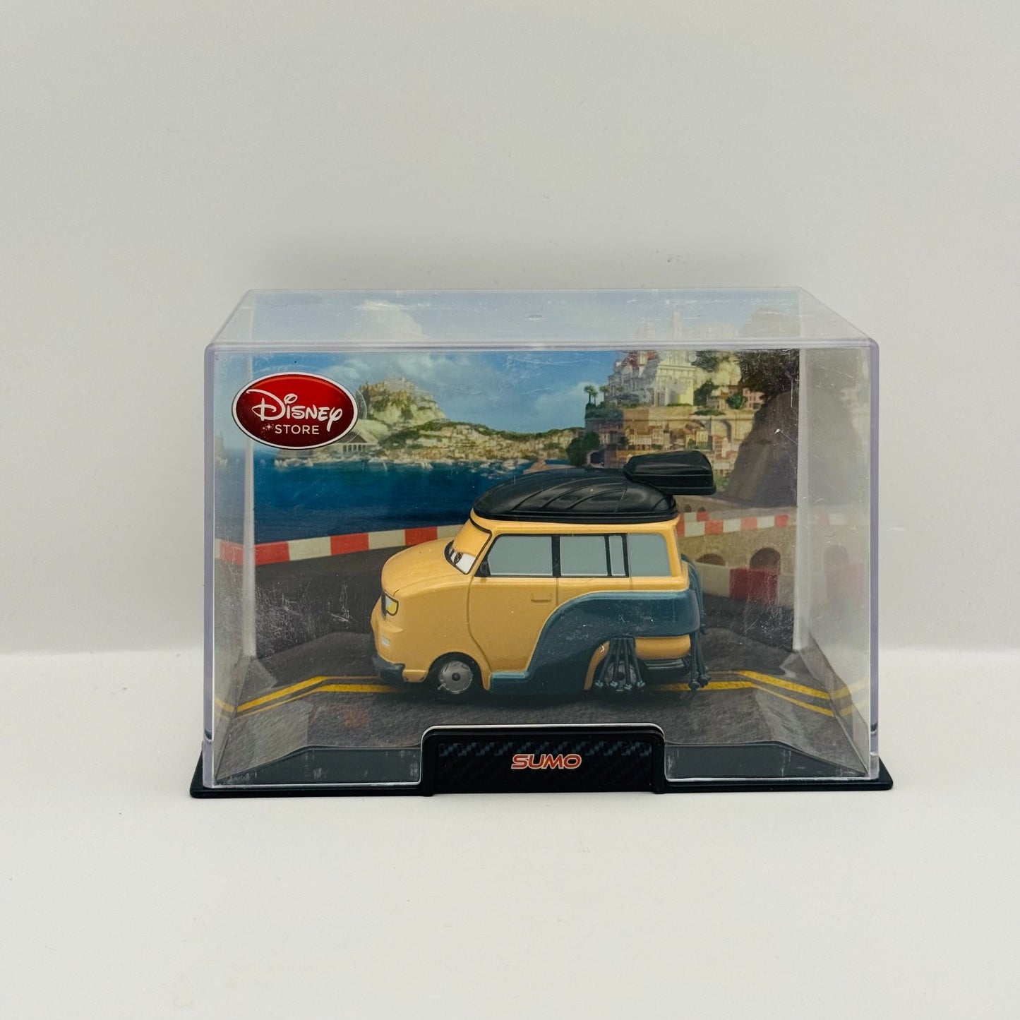 Disney Pixar Cars - SUMO PINION TANAKA Disney Store - 1:43 Diecast