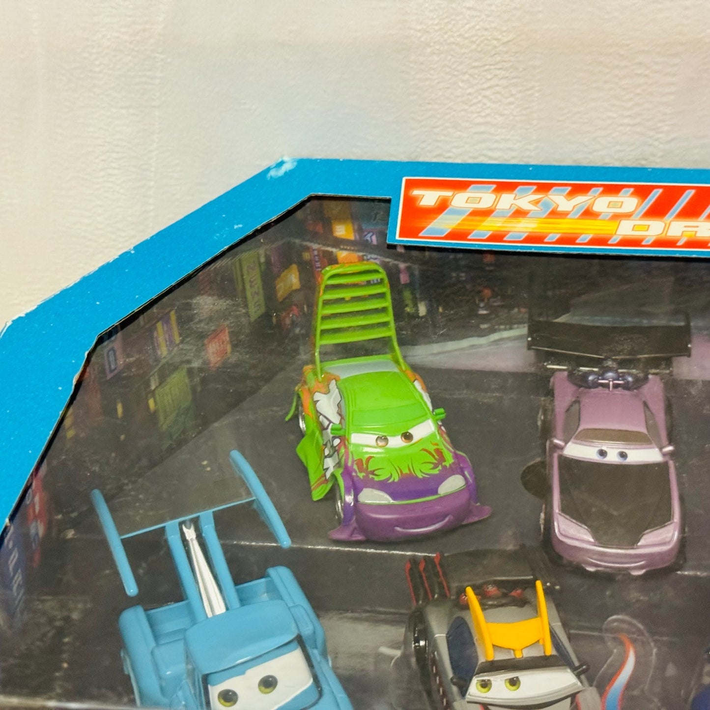 Disney Pixar Cars - LIGHT-UP TOKYO MATER DELUXE SET Disney Store - 1:43 Diecast