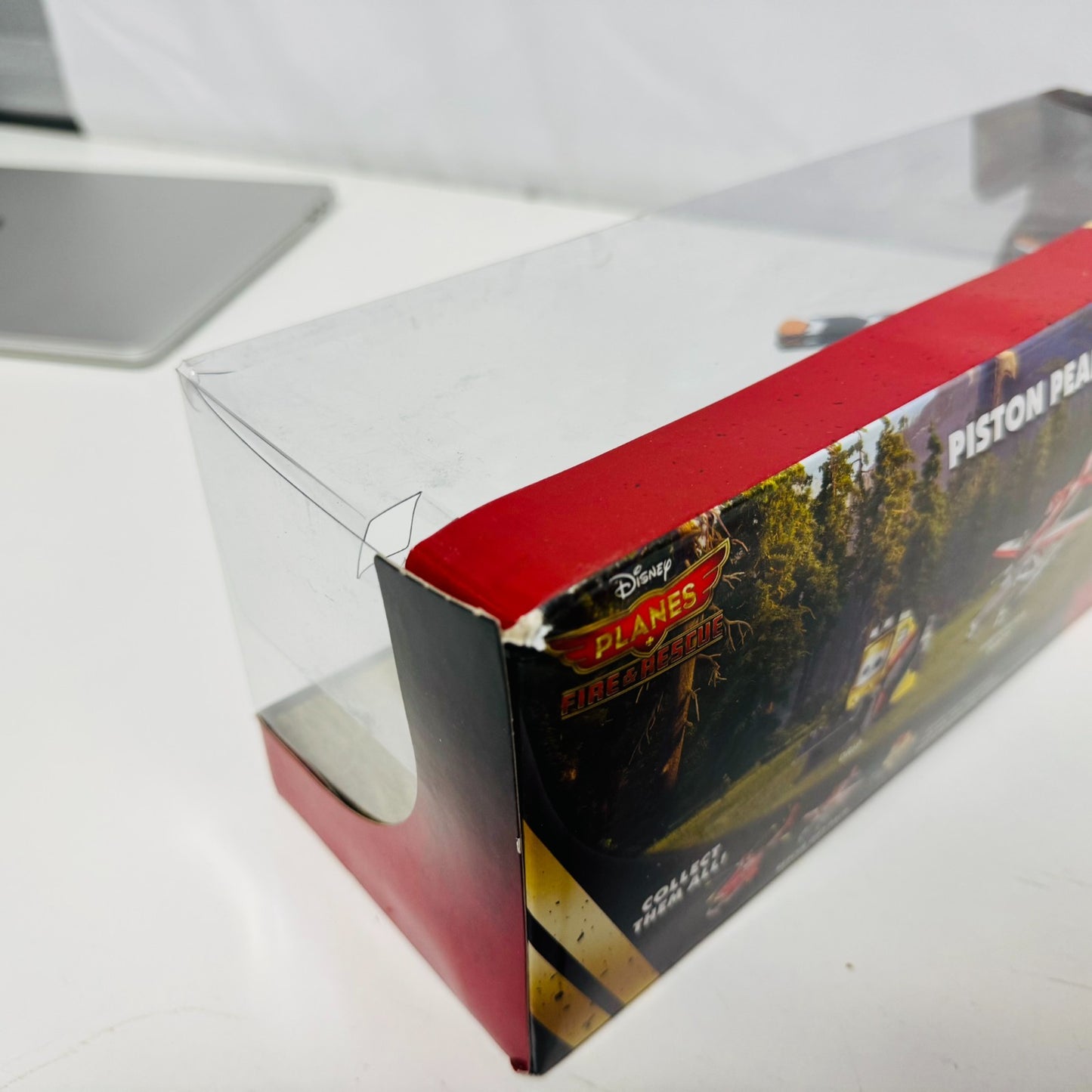 Disney Planes & Pixar Cars - PISTON PEAK GIFT PACK WINDLIFTER FIRE- 1:55 Diecast