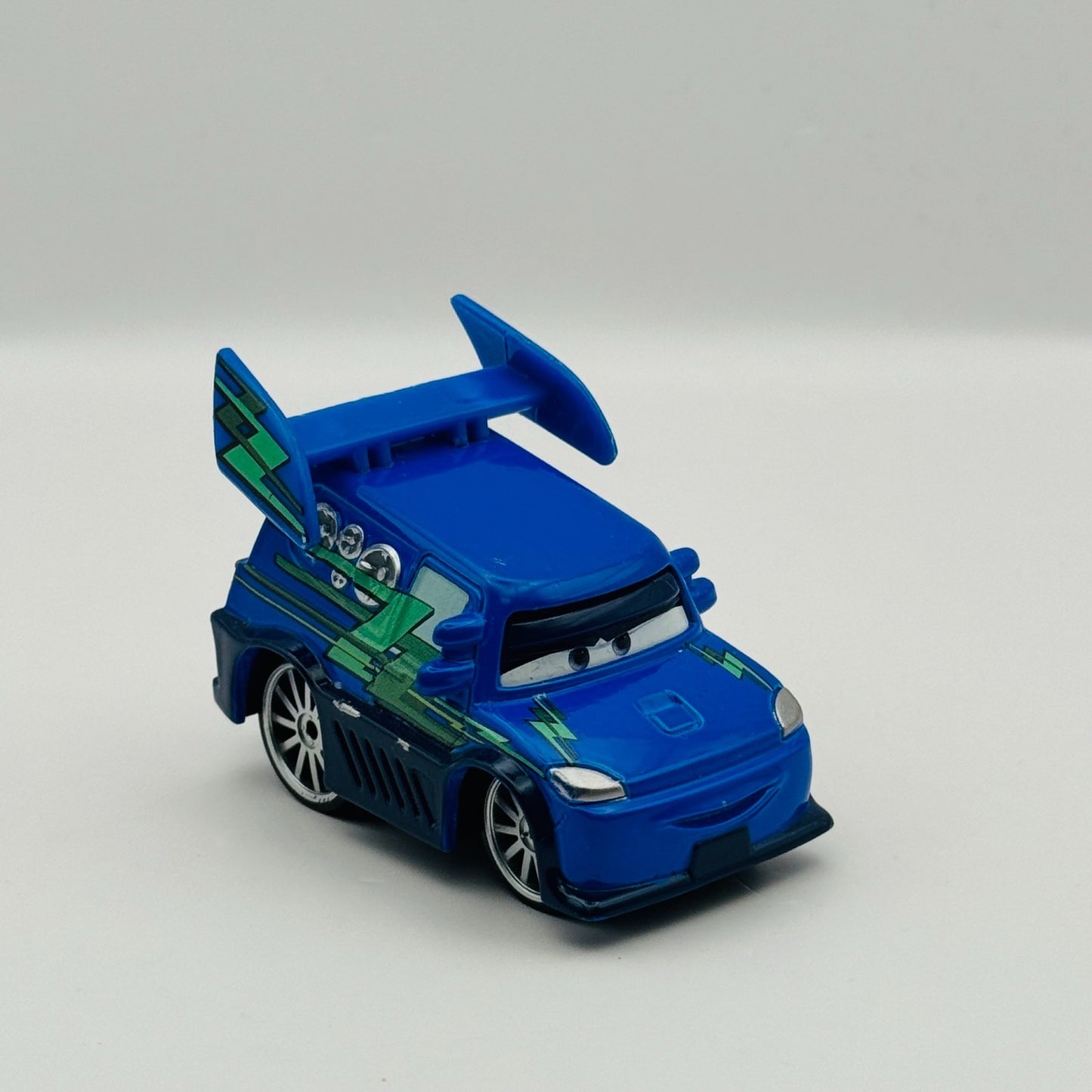 Disney Pixar Cars - DJ Green Bolt Tuners 2015 - 1:55 Diecast