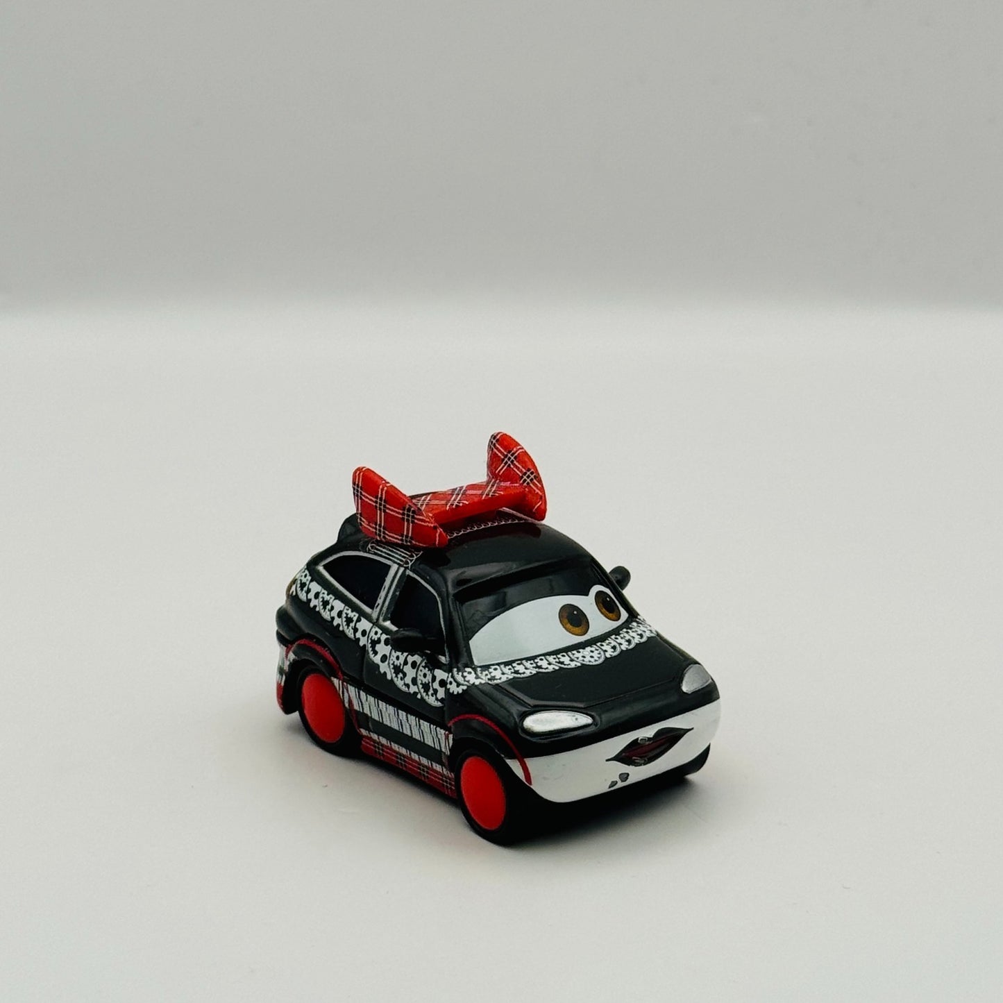 Disney Pixar Cars - CHISAKI Tuners 2014 - 1:55 Diecast
