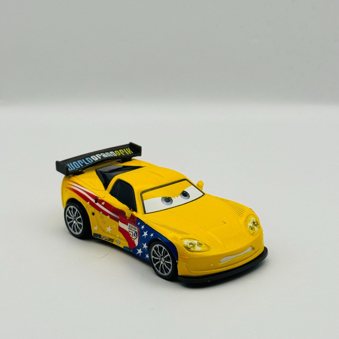 Disney Pixar Cars - JEFF GORVETTE (CORVETTE) Cars 2 2011 - 1:55 Diecast