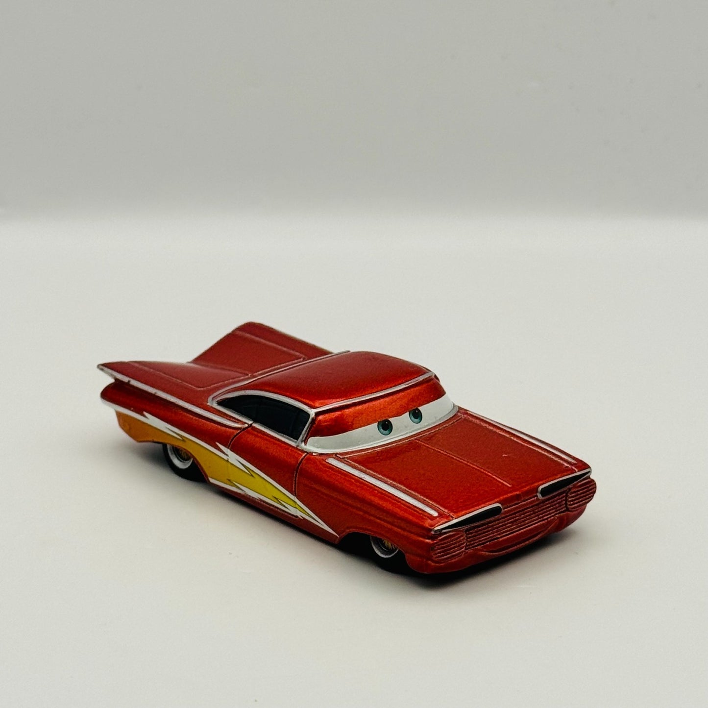 Disney Pixar Cars - LIGHTNING RAMONE World Of Cars 2008 - 1:55 Diecast