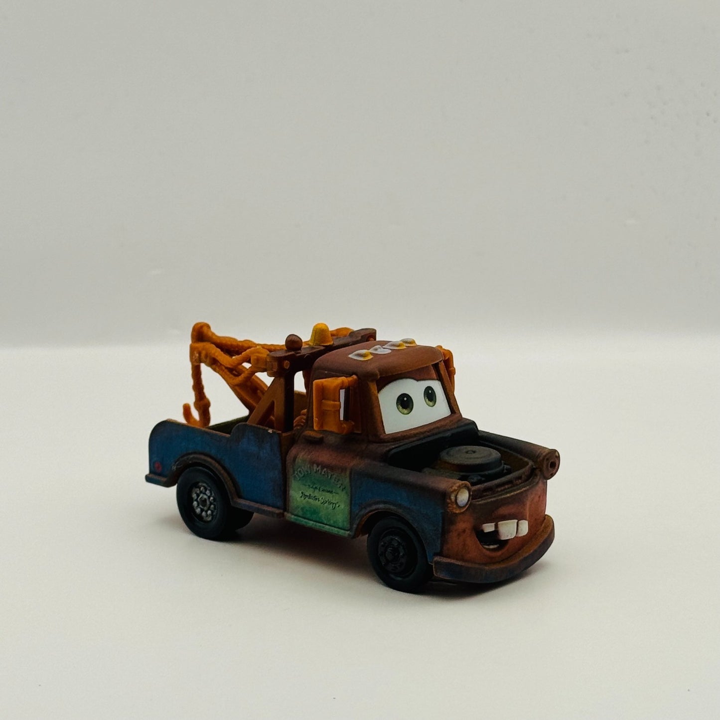 Disney Pixar Cars - TOW MATER WITH TOW HOOK - 1:55 Diecast