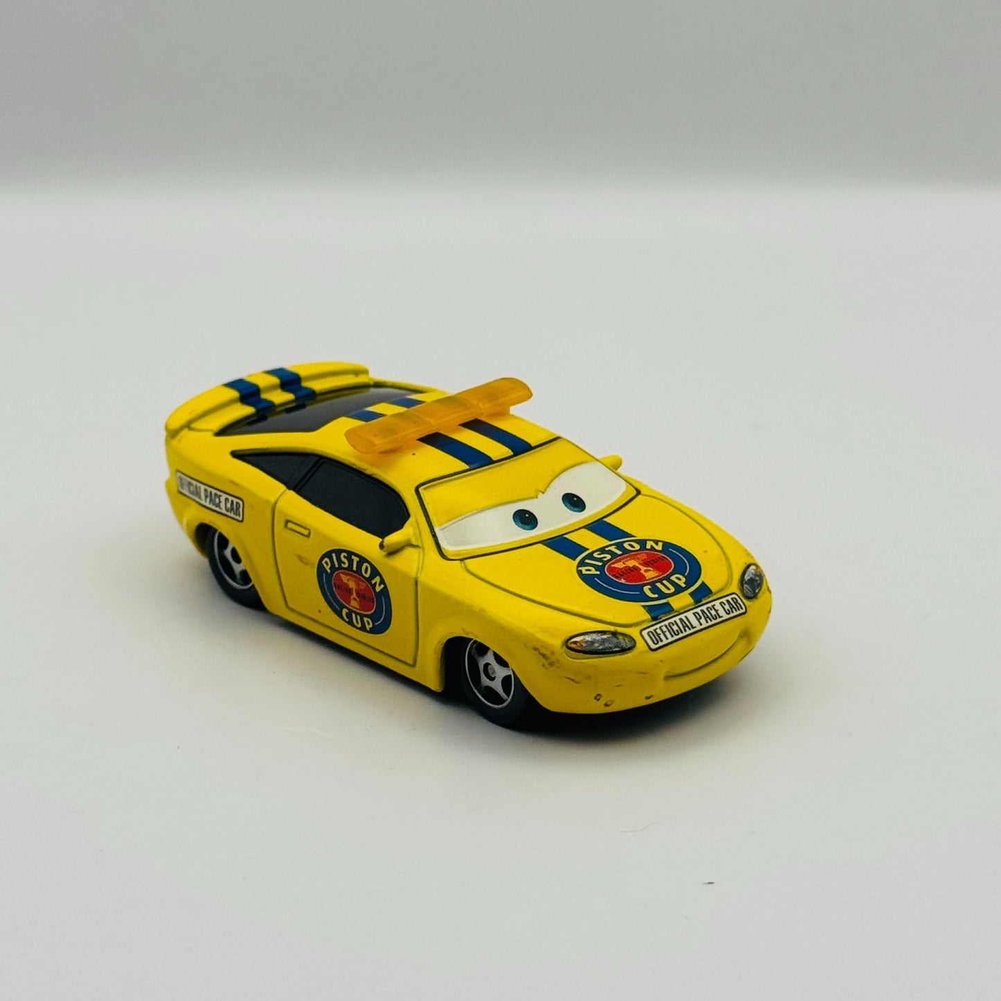 Disney Pixar Cars - CHARLIE CHECKER PACE CAR World of Cars - 1:55 Diecast