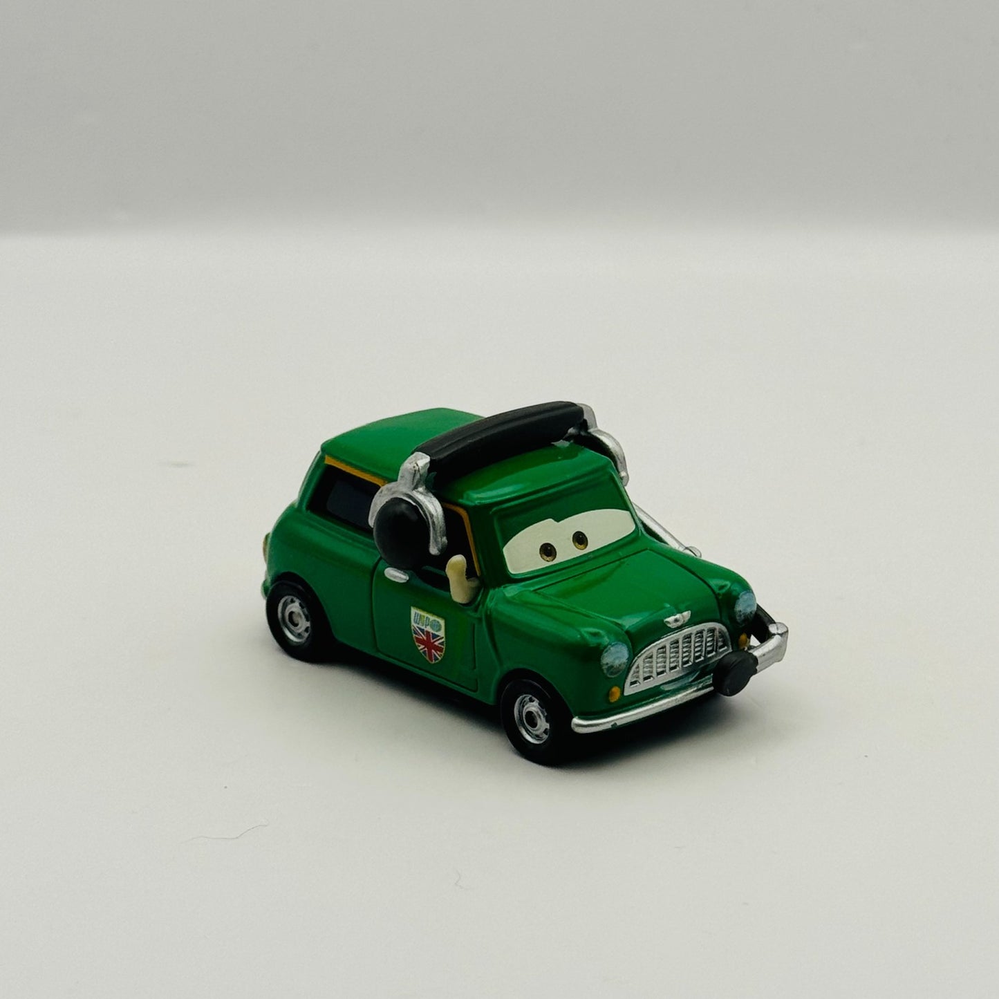 Disney Pixar Cars - AUSTIN LITTLETON NIGEL GEARSLEY CREW CHIEF - 1:55 Diecast